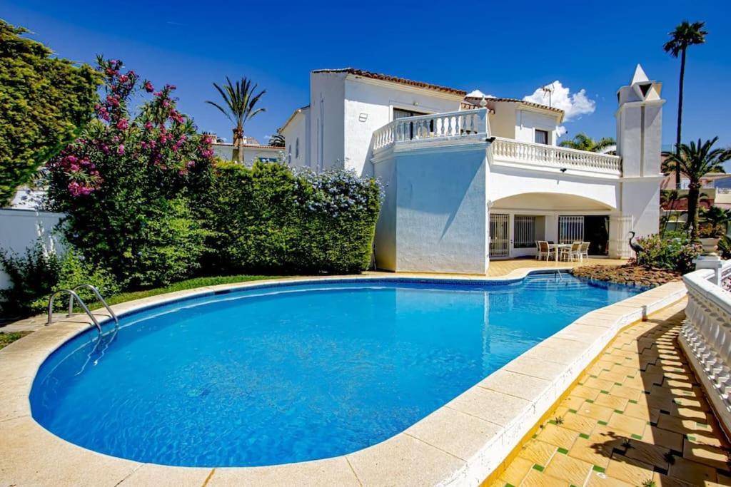 Villa Costanera