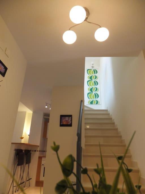 Luminoso Atico Cerca De La Playa Con Piscina Y Garaje Nerja