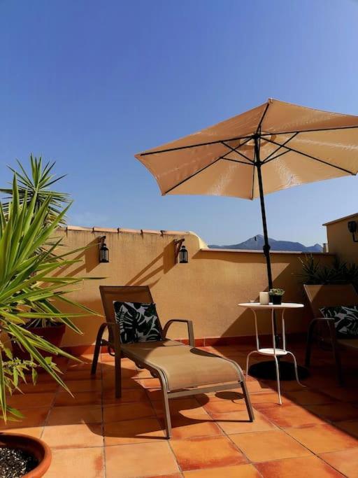 Apartamento Luminoso Atico Cerca De La Playa Con Piscina Y Garaje