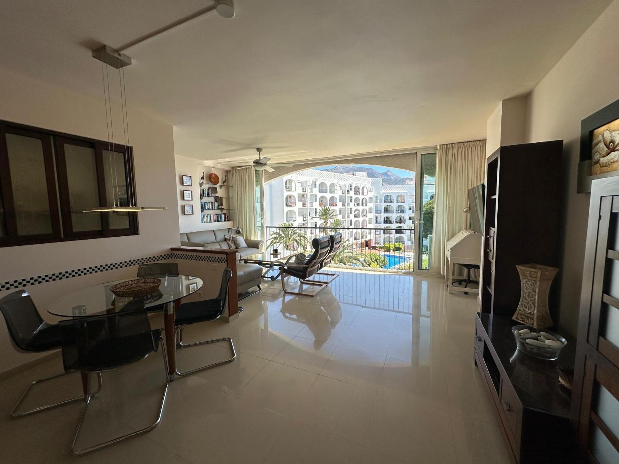R1345 Carabeo 1 - 42 Apartamento Nerja