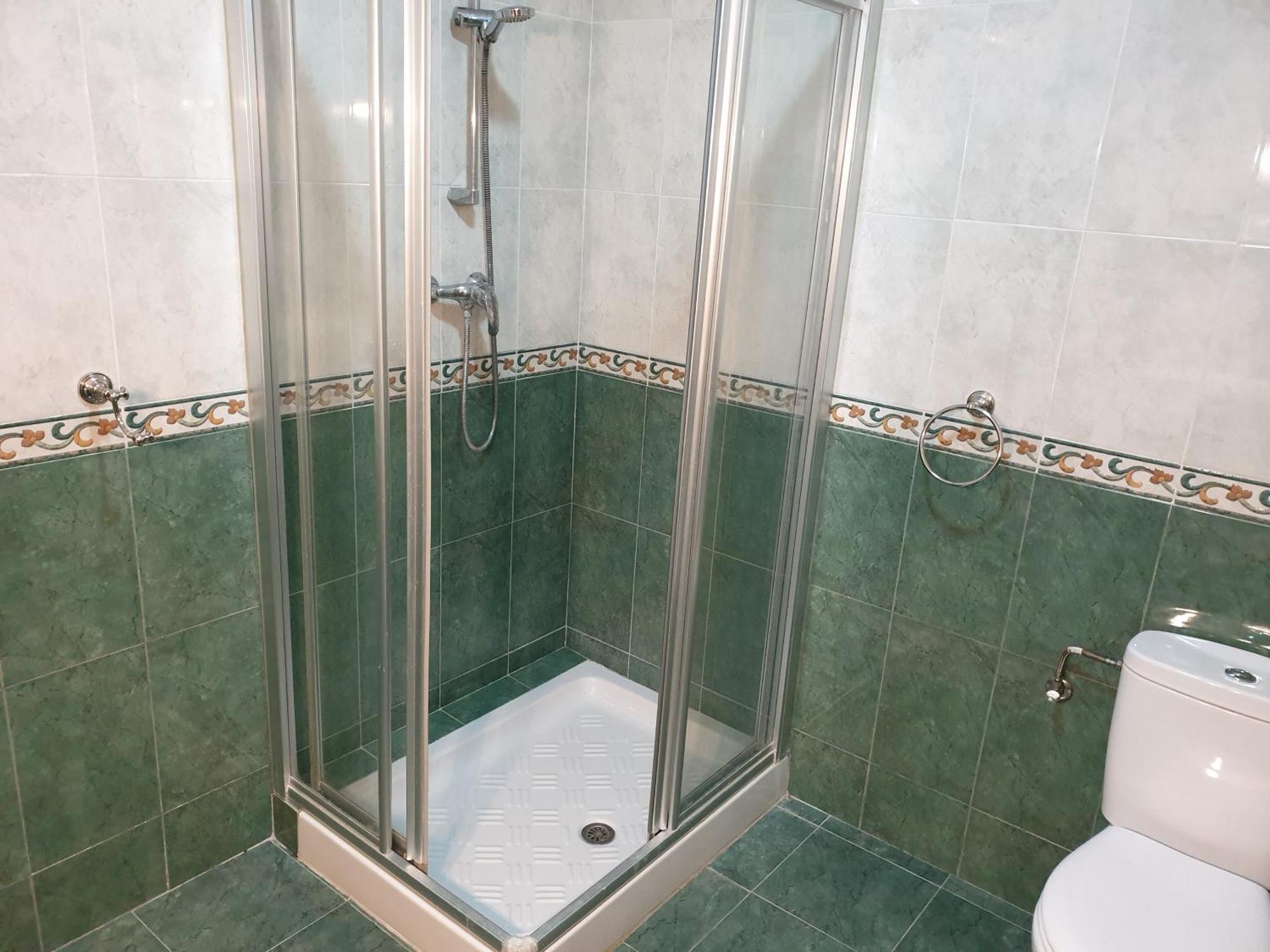 Apartamento Delightful Spacious 2 Bed In *