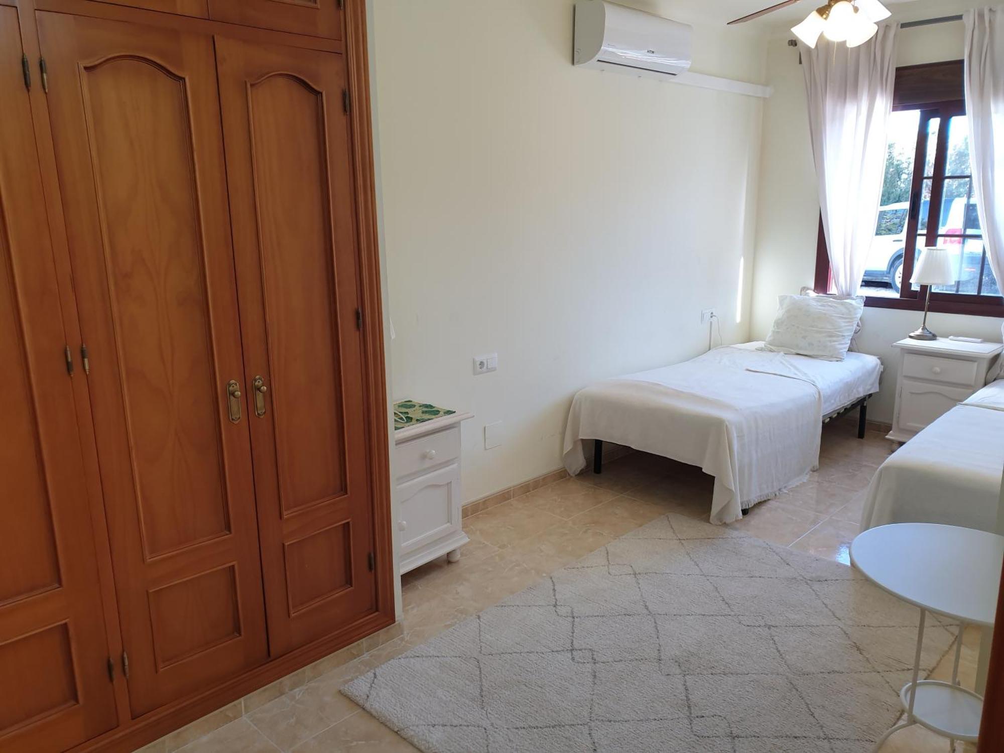Delightful Spacious 2 Bed In *