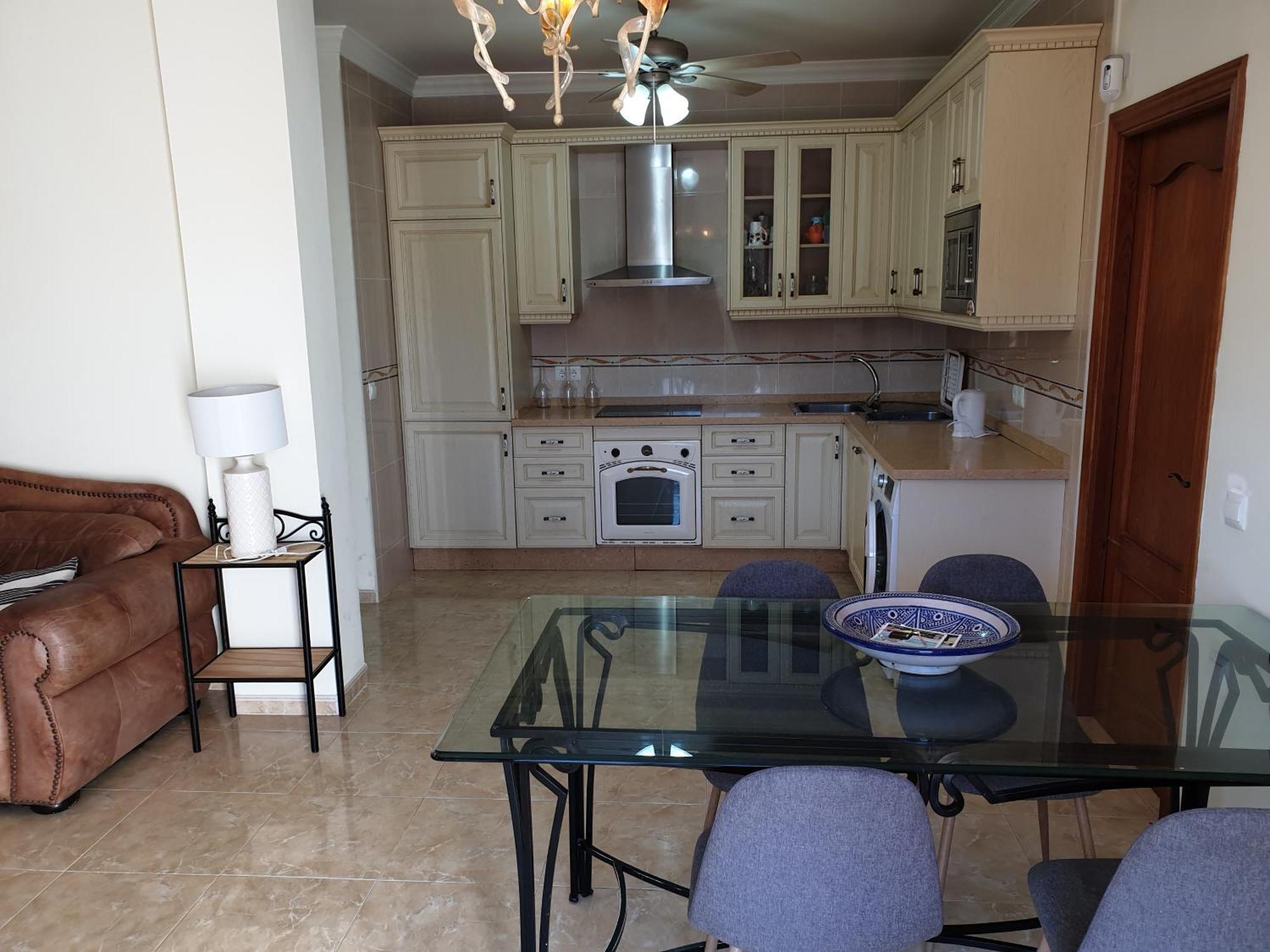 Delightful Spacious 2 Bed In *