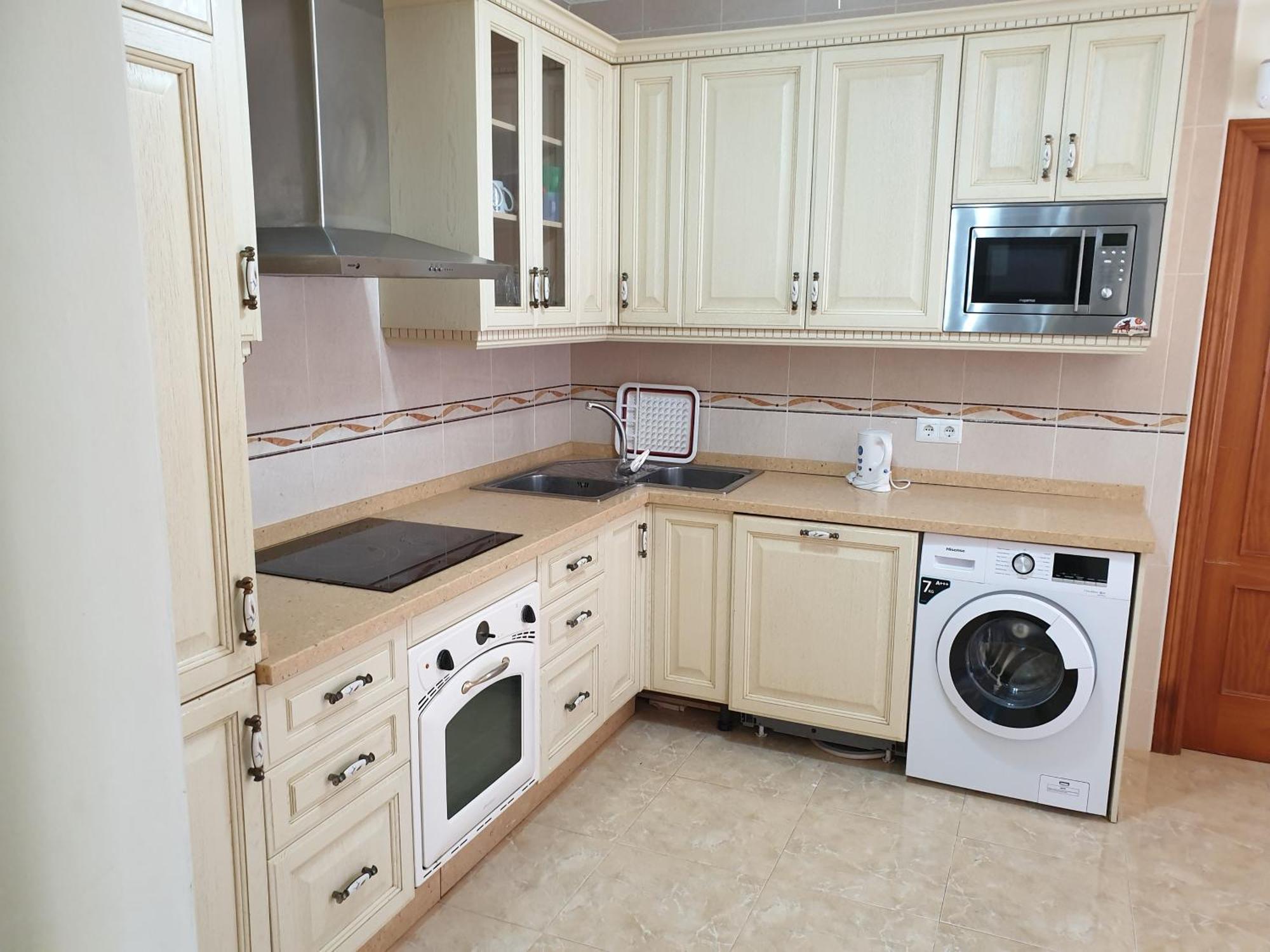 Delightful Spacious 2 Bed In *