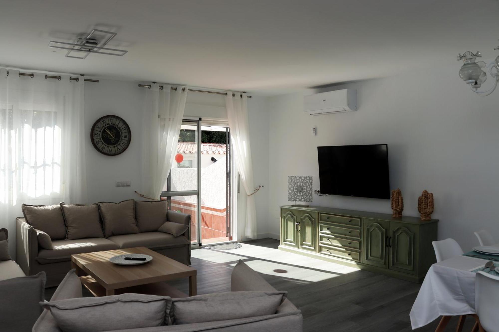 Casa Zuloaga Holidays Piscina Y Playa Holiday home