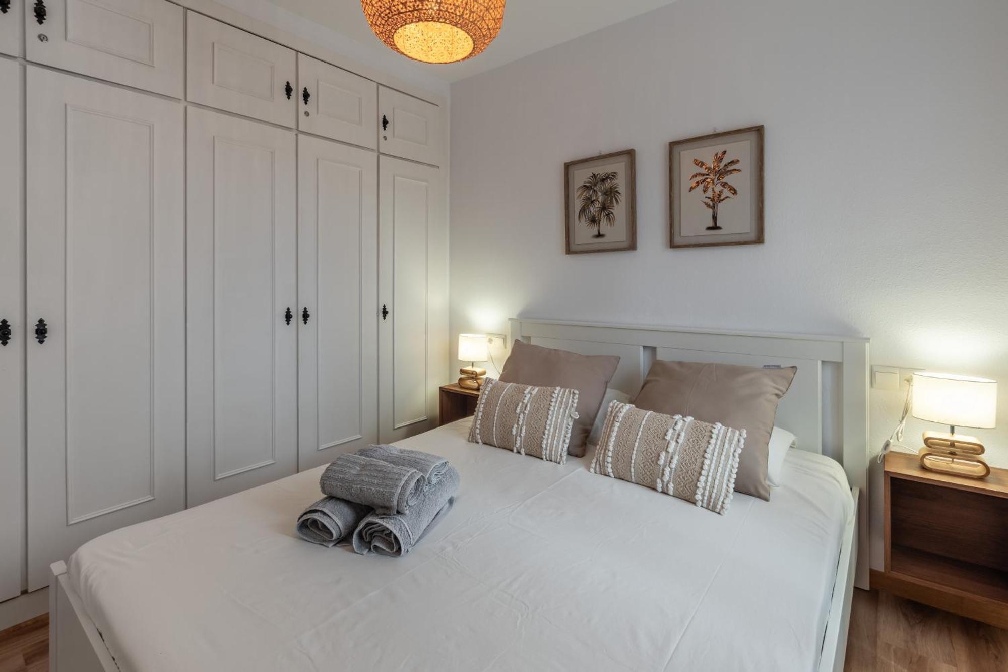 Renovated On Beachside With Pool Apartamento Nerja