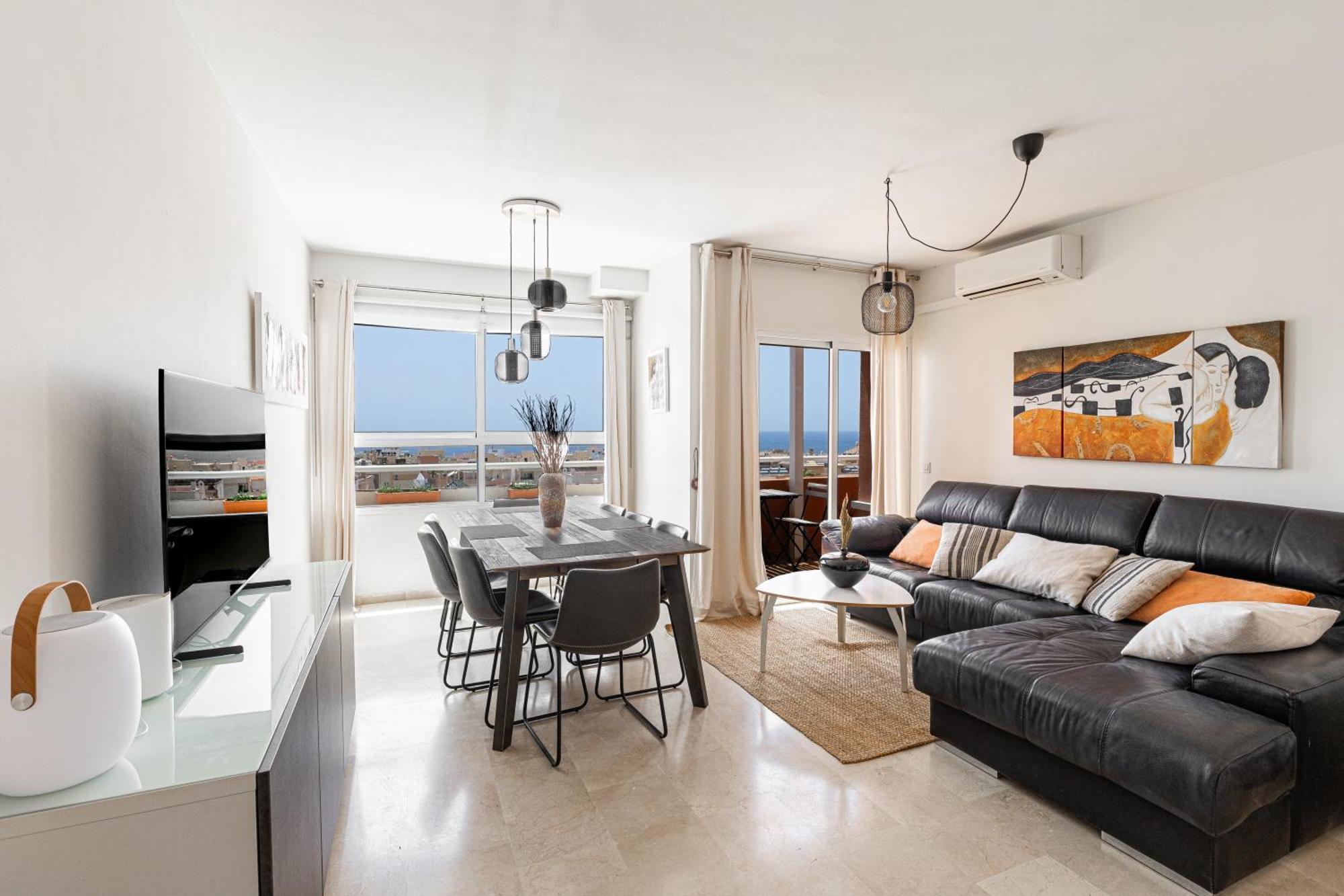 3 Bedroom With Private Rooftop Terrace Apartamento Nerja