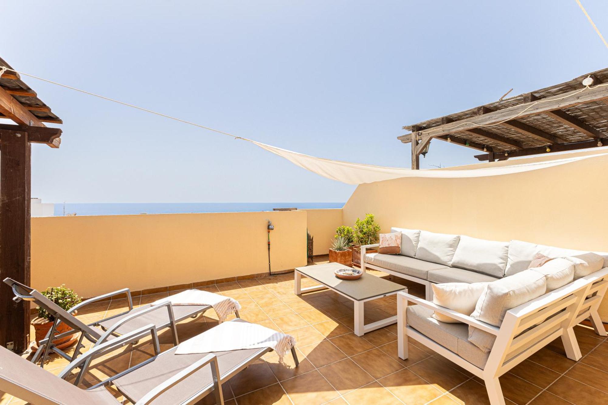 3 Bedroom With Private Rooftop Terrace Apartamento Nerja