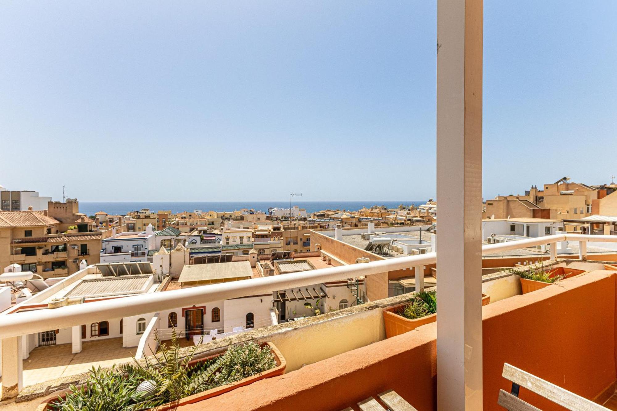 3 Bedroom With Private Rooftop Terrace