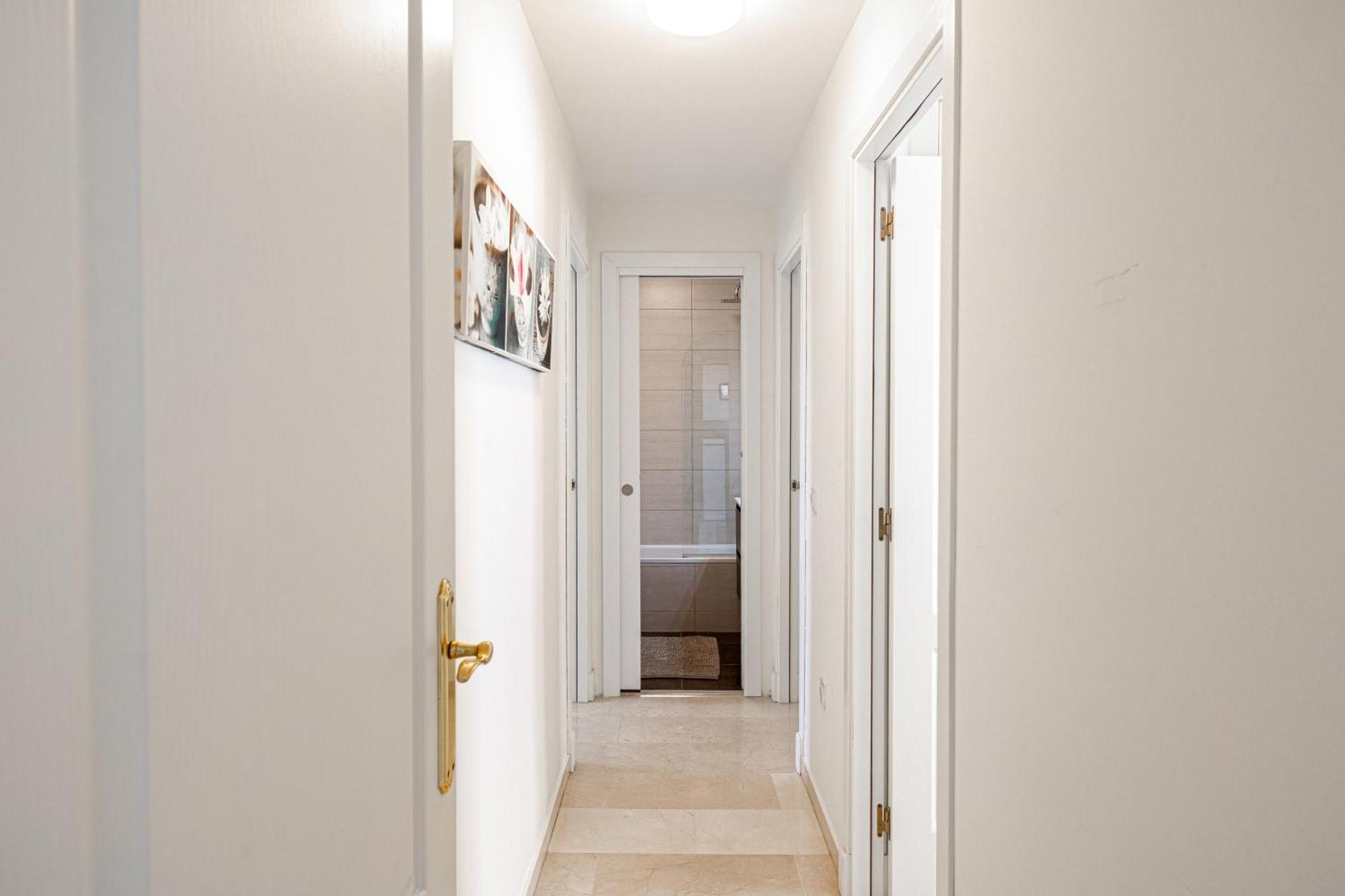 3 Bedroom With Private Rooftop Terrace *