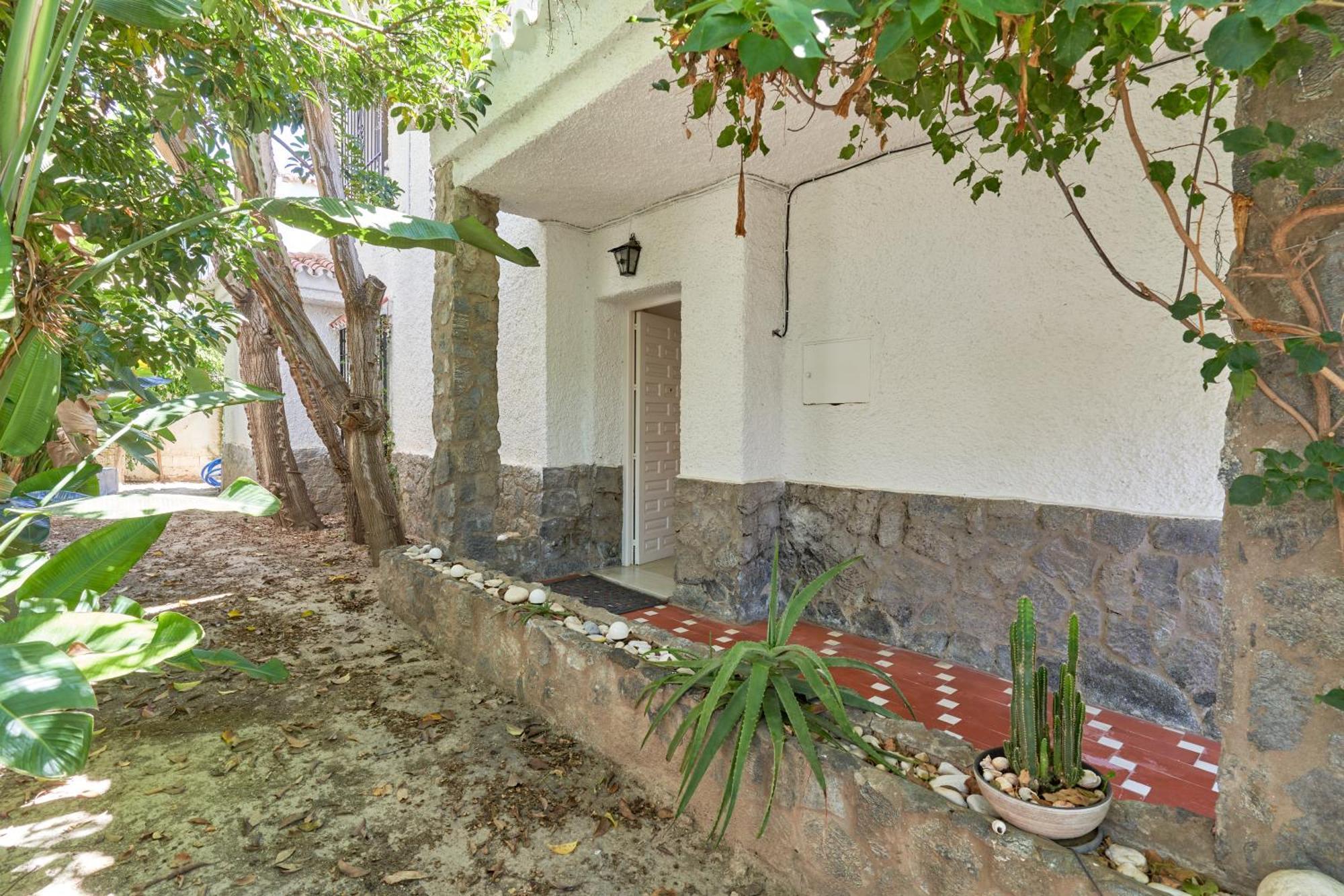 Rodriguez Acosta 22 * Nerja
