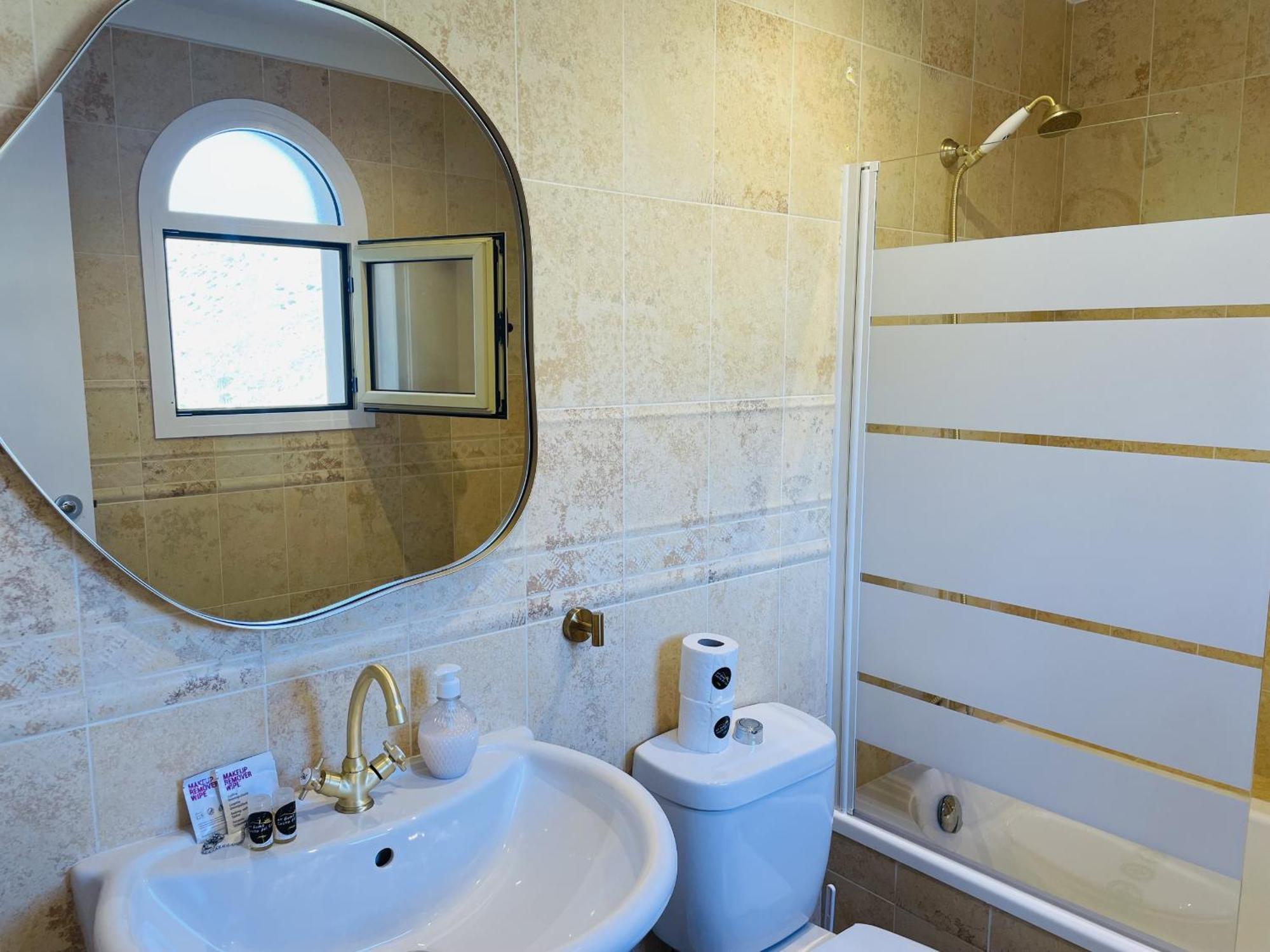 Apartamento Altos De Tamango Con Vistas Y Pisicina Nerja