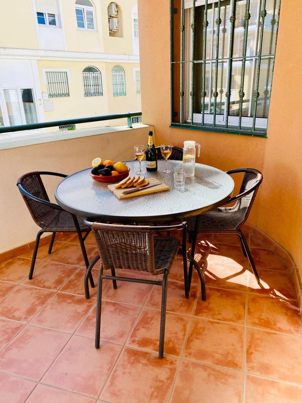 Apartamento Precioso Con Parking En La Playa De Burriana Nerja