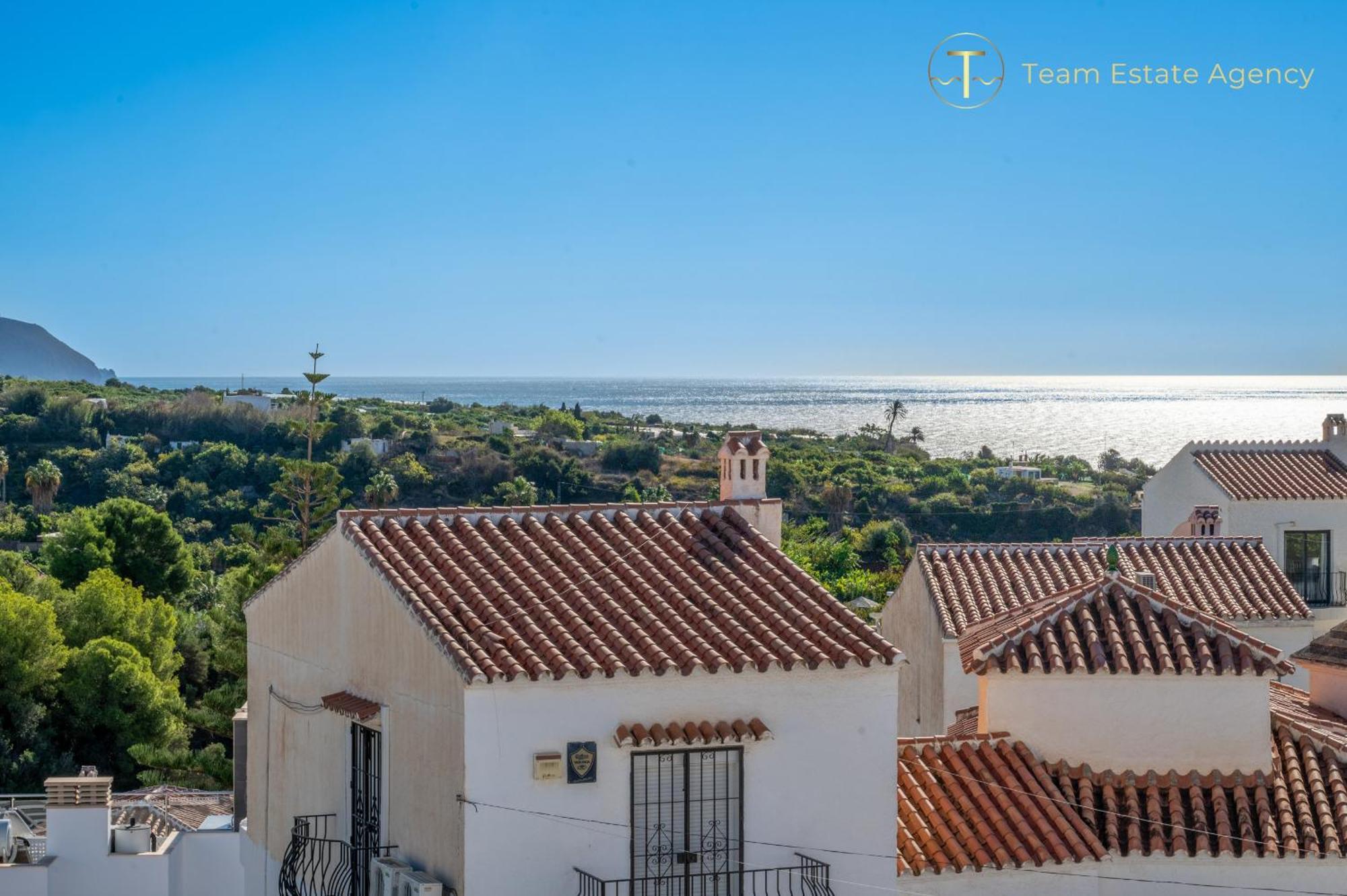 Casa de férias Rooftop Terrace Close To Burriana And Town Center Nerja