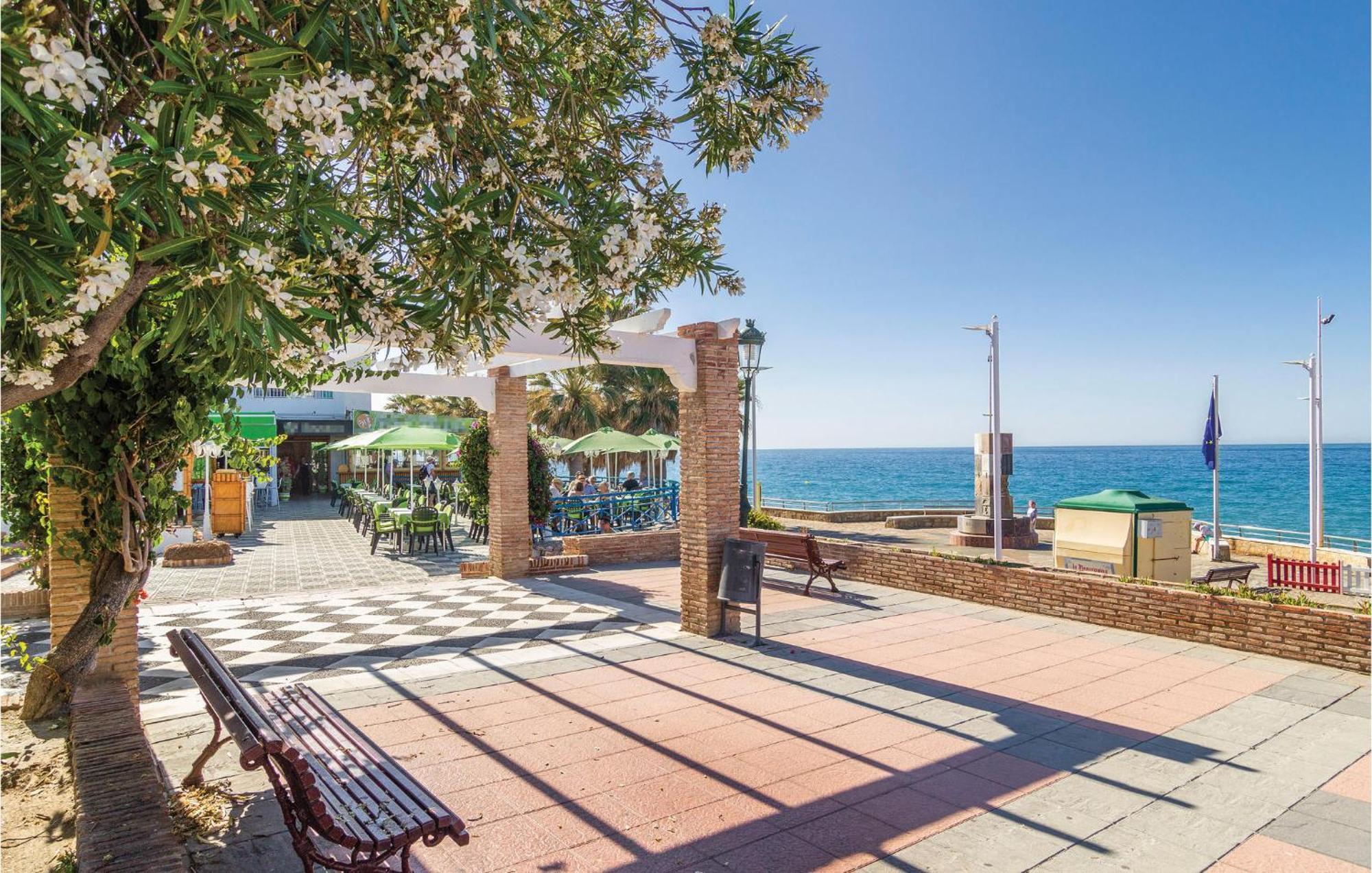 24, Blo 2,b-a * Nerja