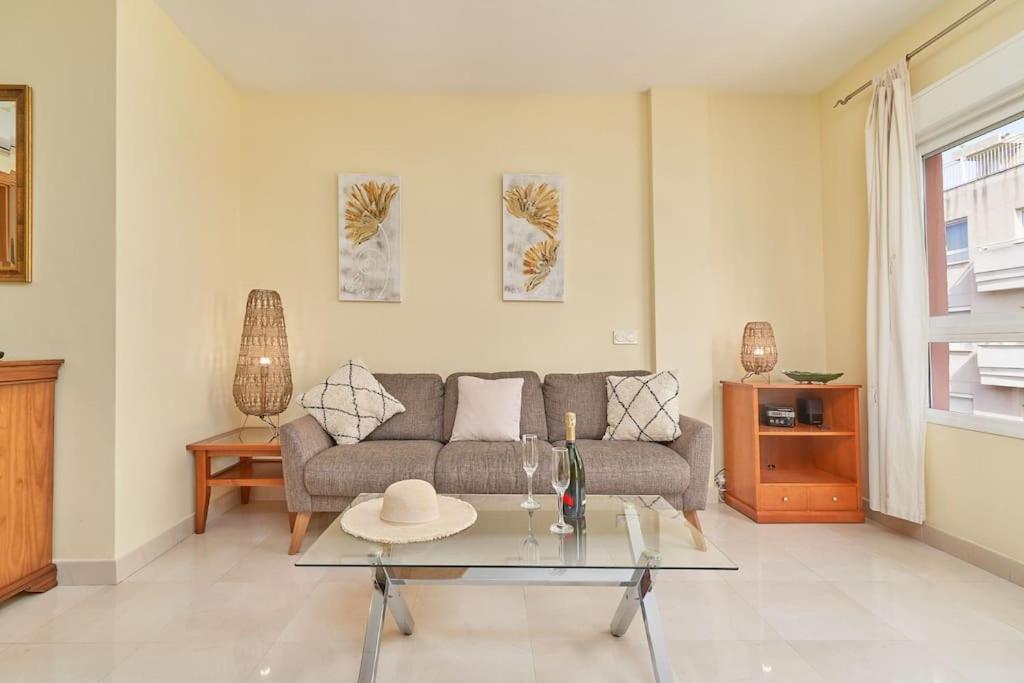 Apartamento 2 Bedroom Modern Apartment,