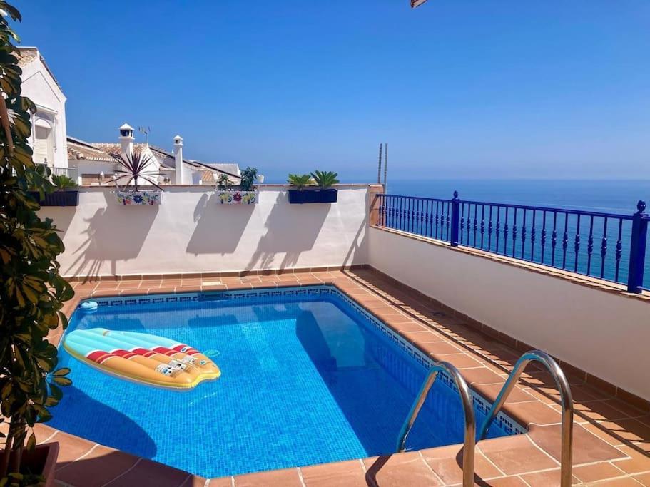 In With Private Pool And Sea View
