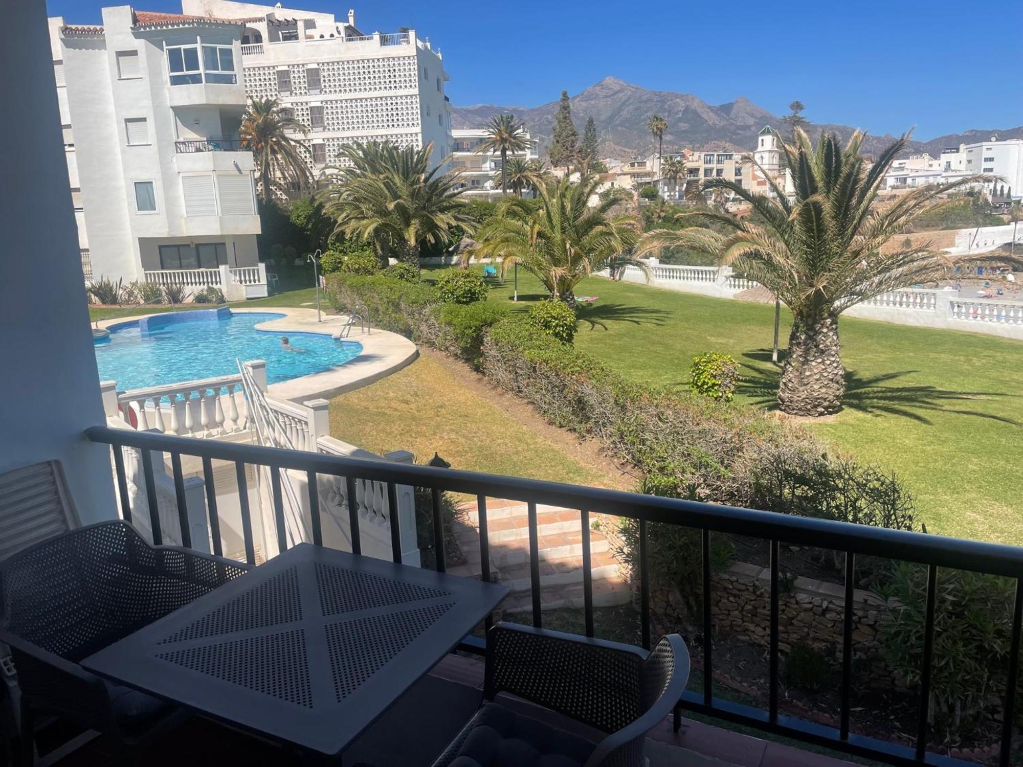 Palmeras 8 Menyber Apartamento Nerja