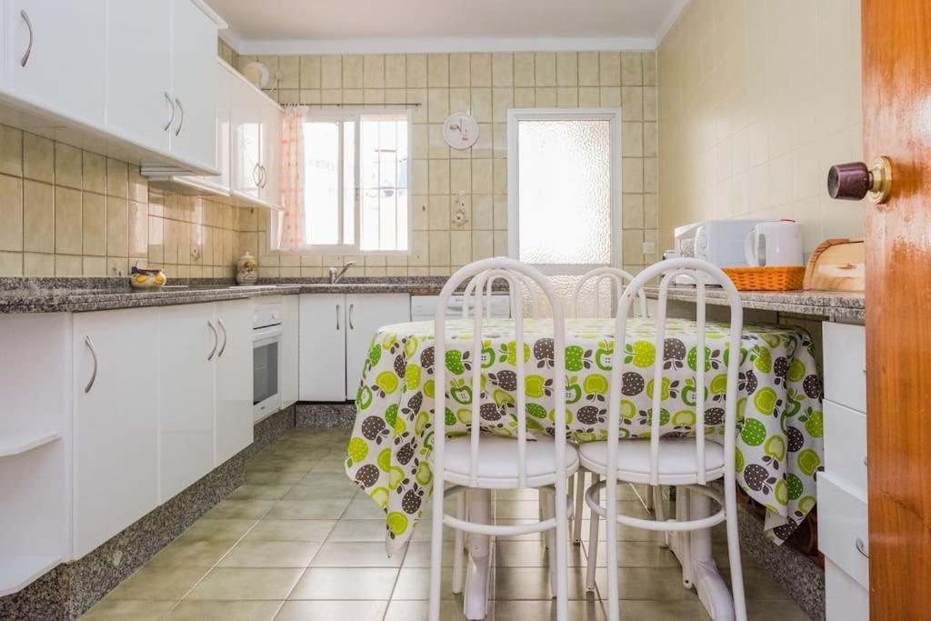 Spacious Flat 100m From Beach-nerja-spain