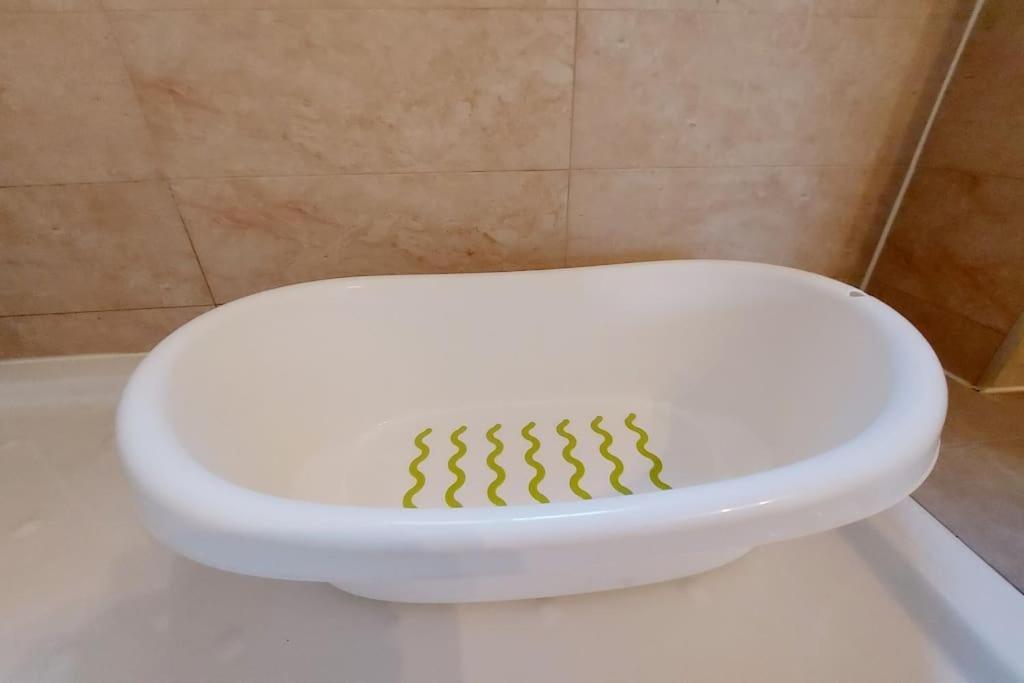 Spacious Flat 100m From Beach-nerja-spain