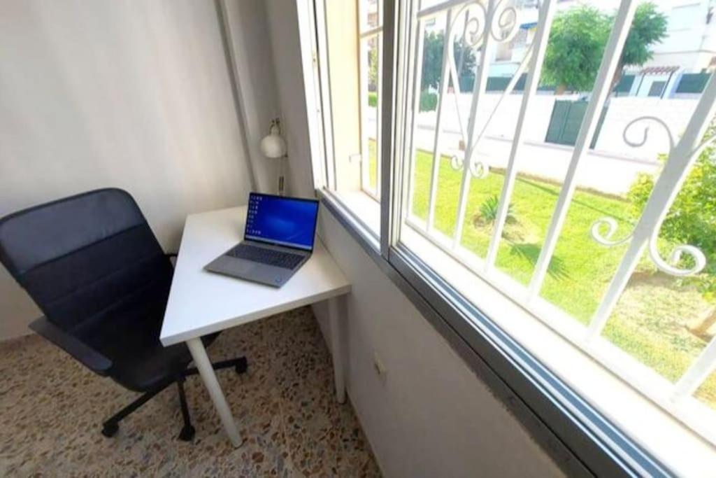 Spacious Flat 100m From Beach-nerja-spain Apartamento Nerja