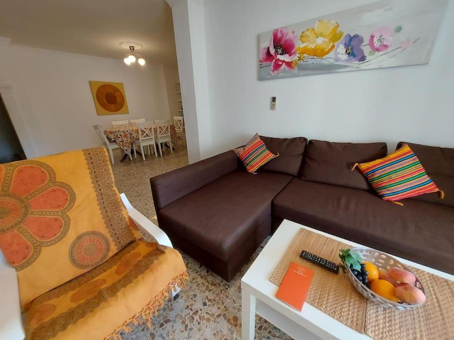 Spacious Flat 100m From Beach-nerja-spain Apartamento