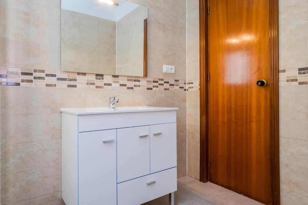 Spacious Flat 100m From Beach-nerja-spain Apartamento Nerja