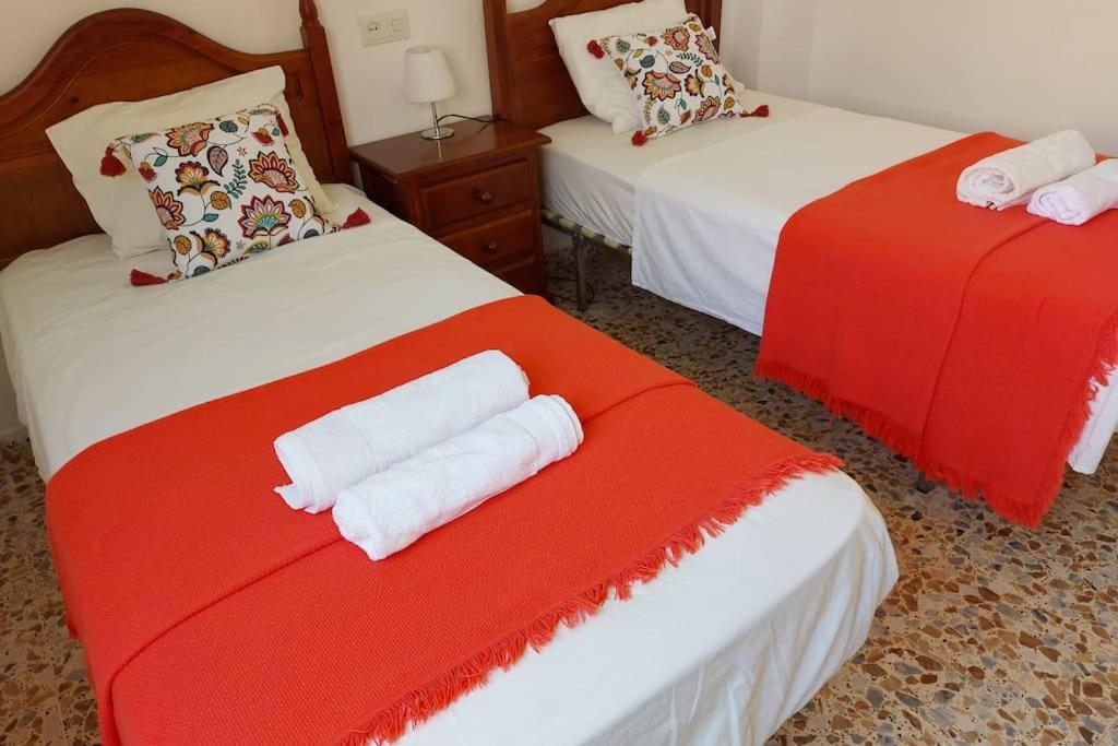 Spacious Flat 100m From Beach-nerja-spain