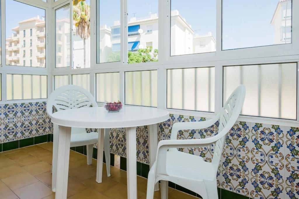Spacious Flat 100m From Beach-nerja-spain Apartamento Nerja