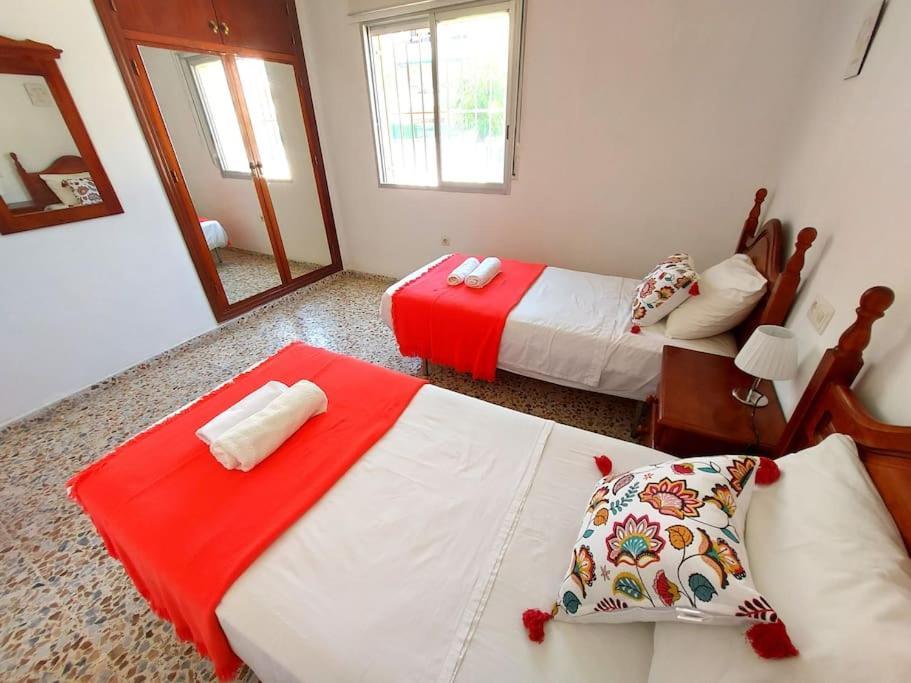 Spacious Flat 100m From Beach-nerja-spain Apartamento *