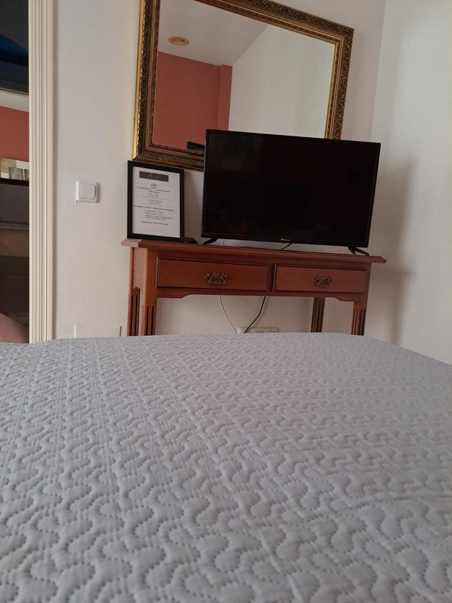 Hostal Montys Nerja