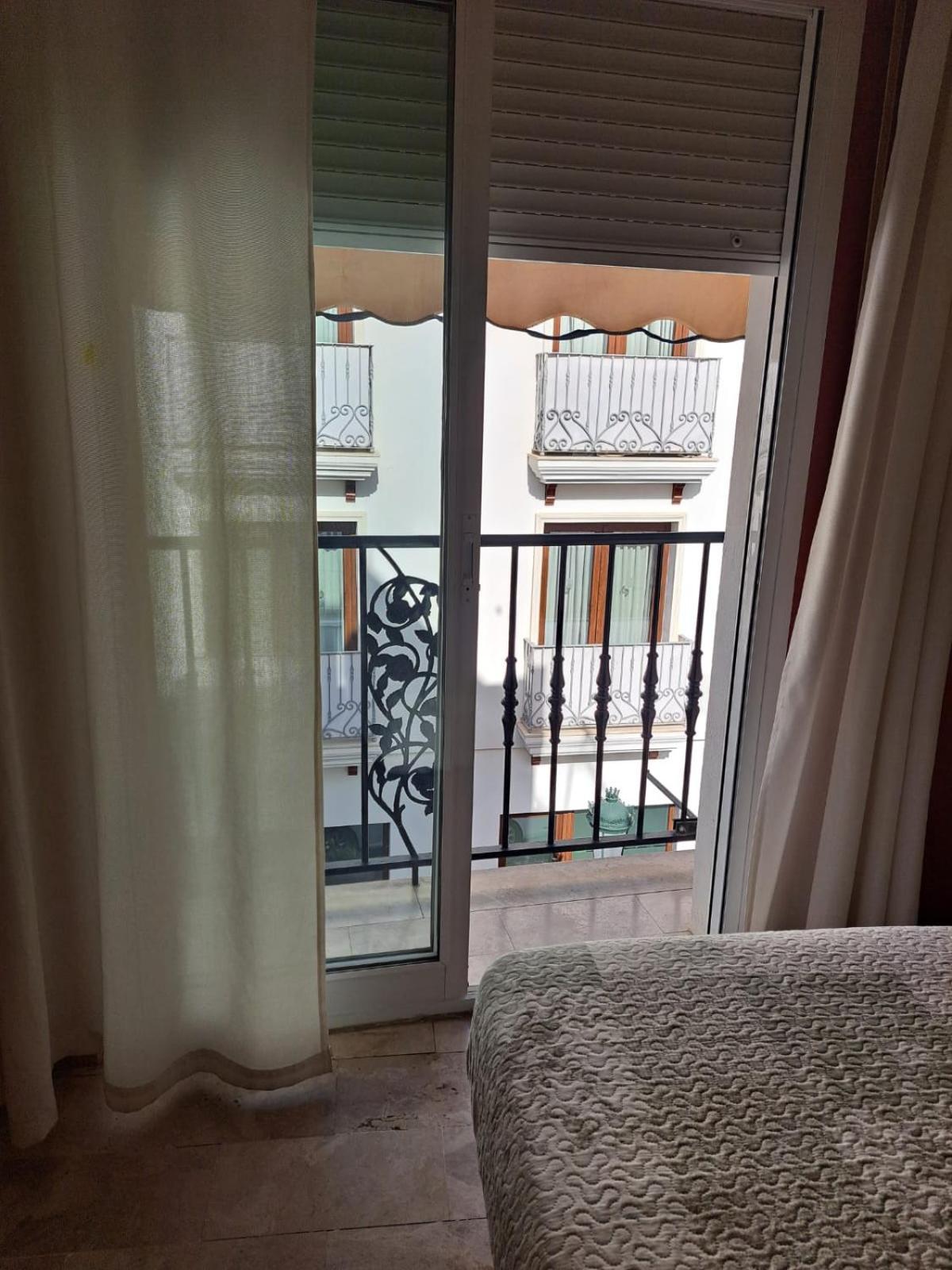 Hostal Montys Nerja