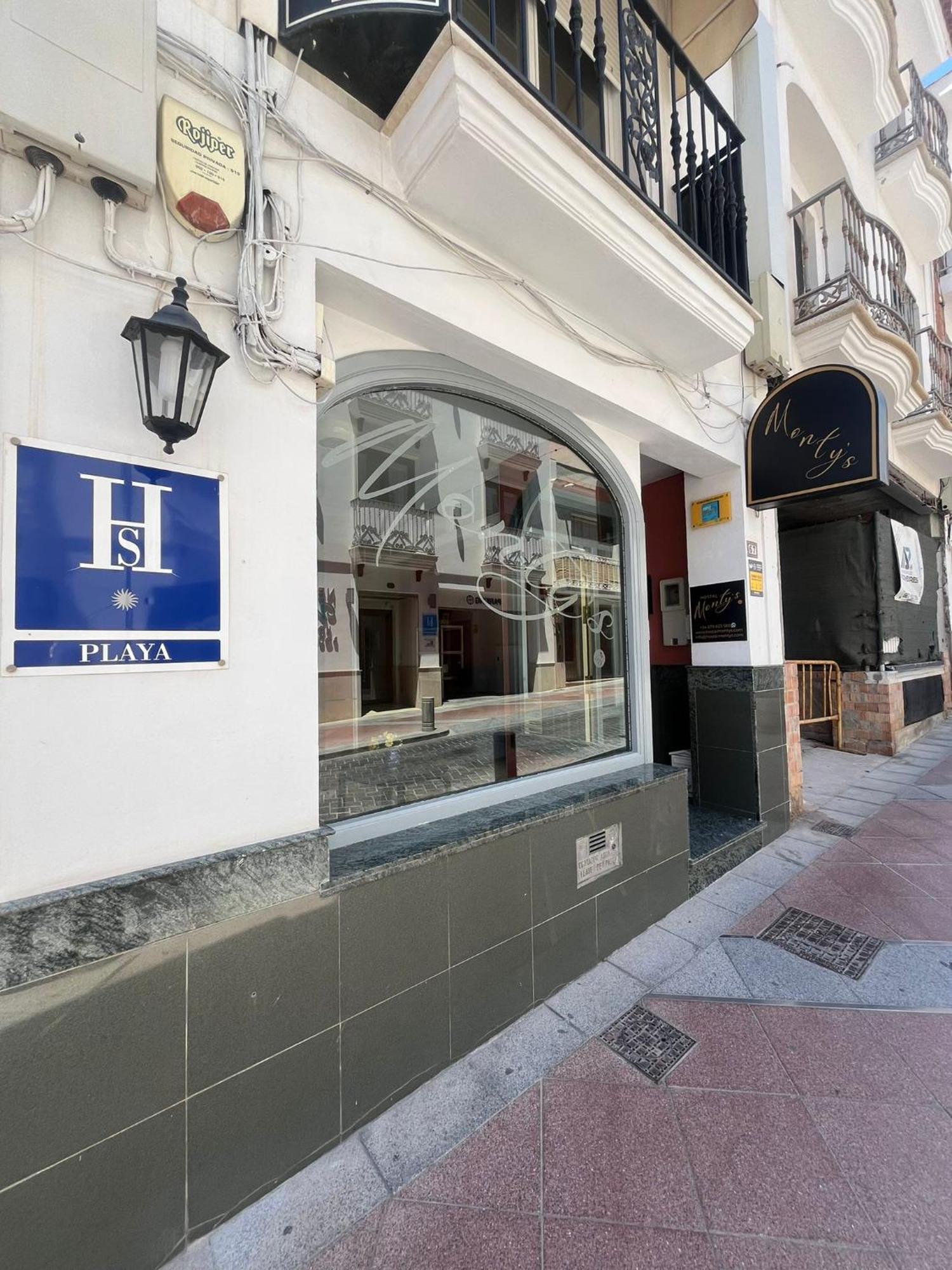 Hostal Montys Nerja