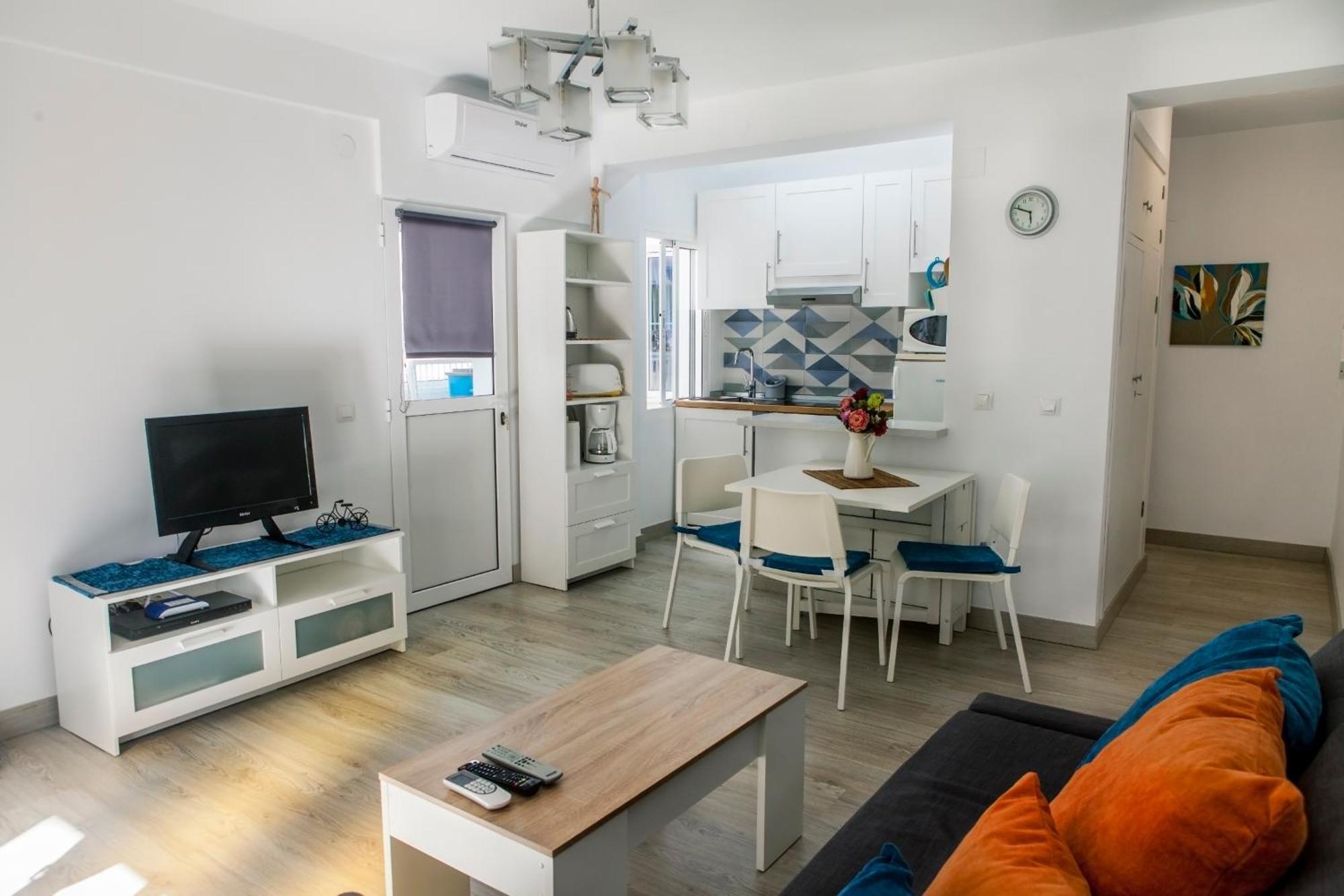 Apartamento A Un Paso De La Zona Peatonal Del Balcón De Europa Nerja