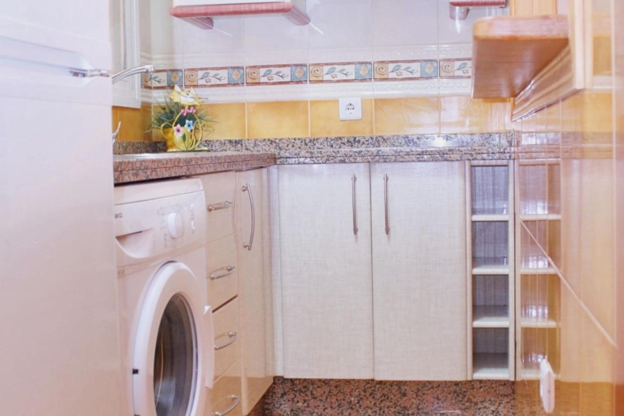 Modern In With Balcony And City View - 48 Sqm *