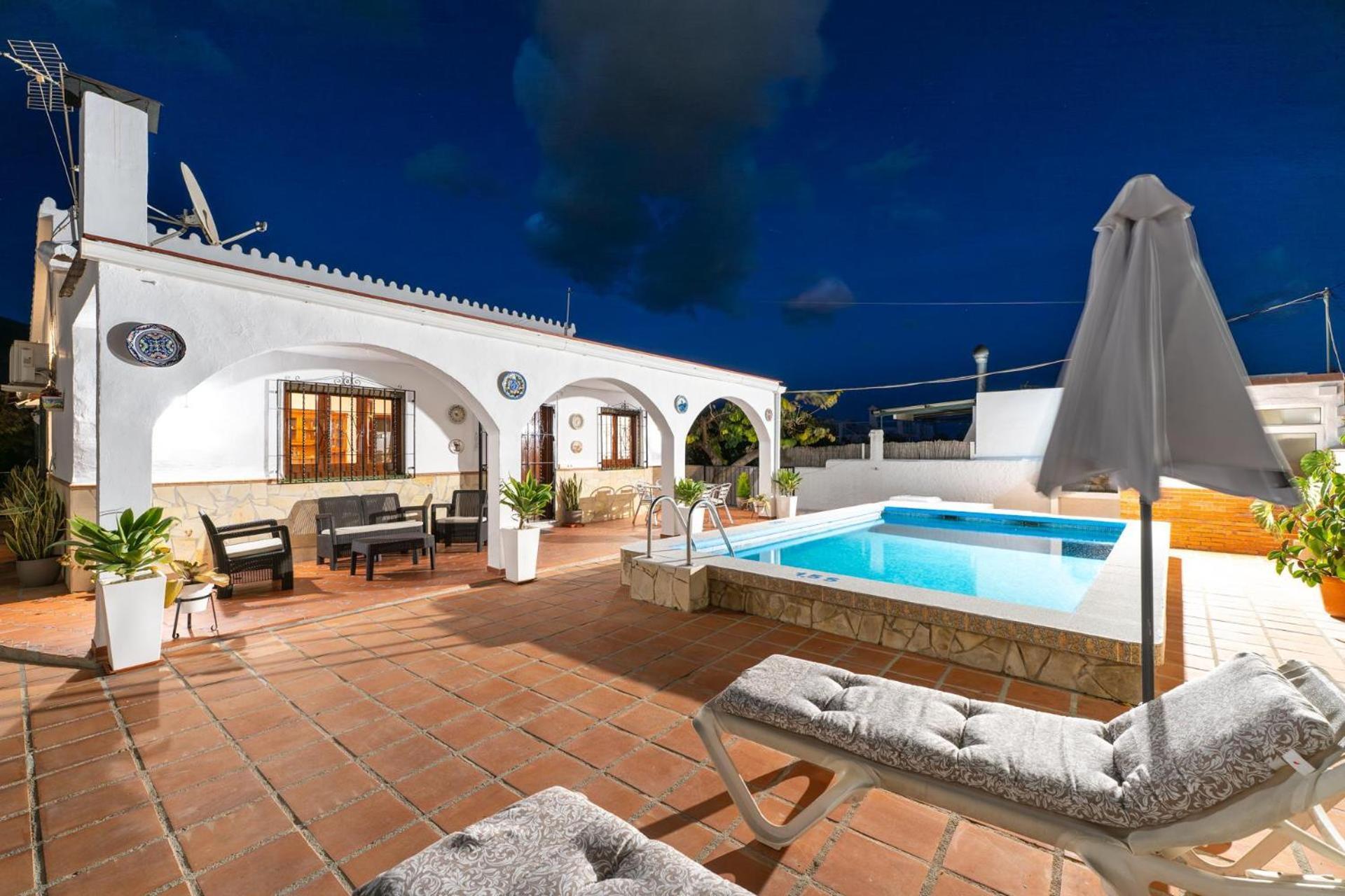 073 Villa Nerja