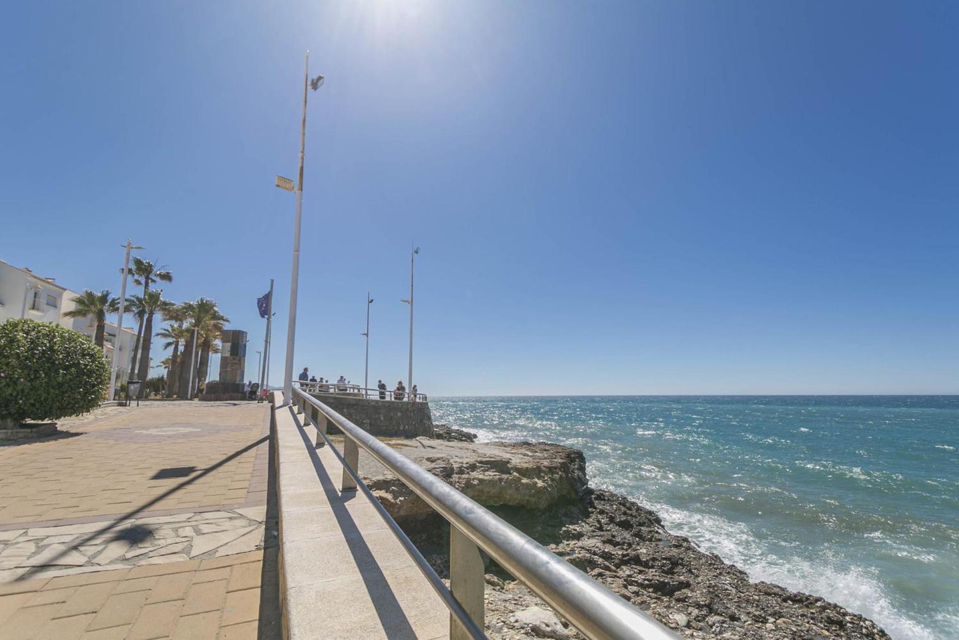 Sun Alba Fuentes * Nerja