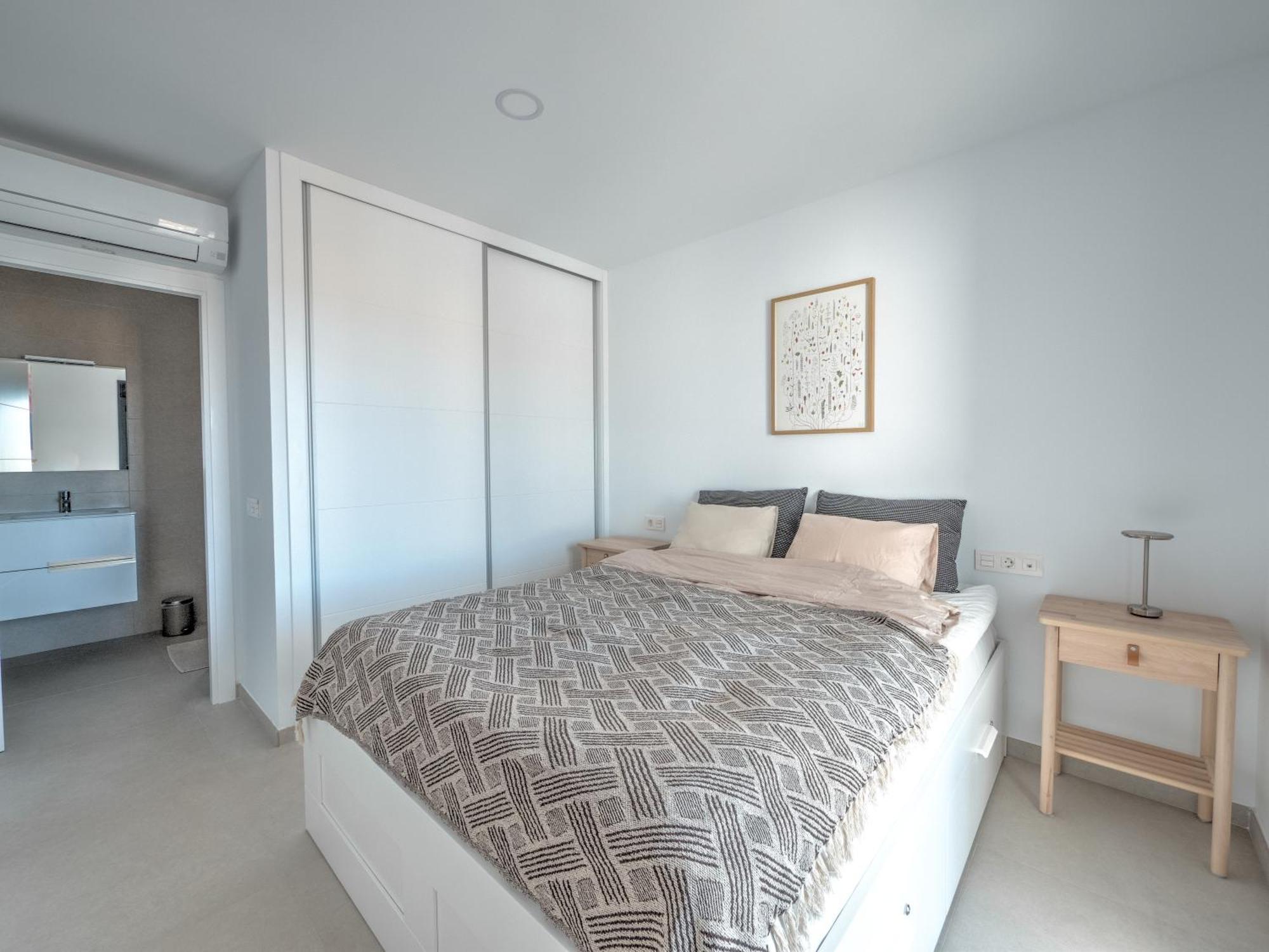 Сasa de vacaciones Modern Townhouse With 3 Terraces, Pool And Views Nerja