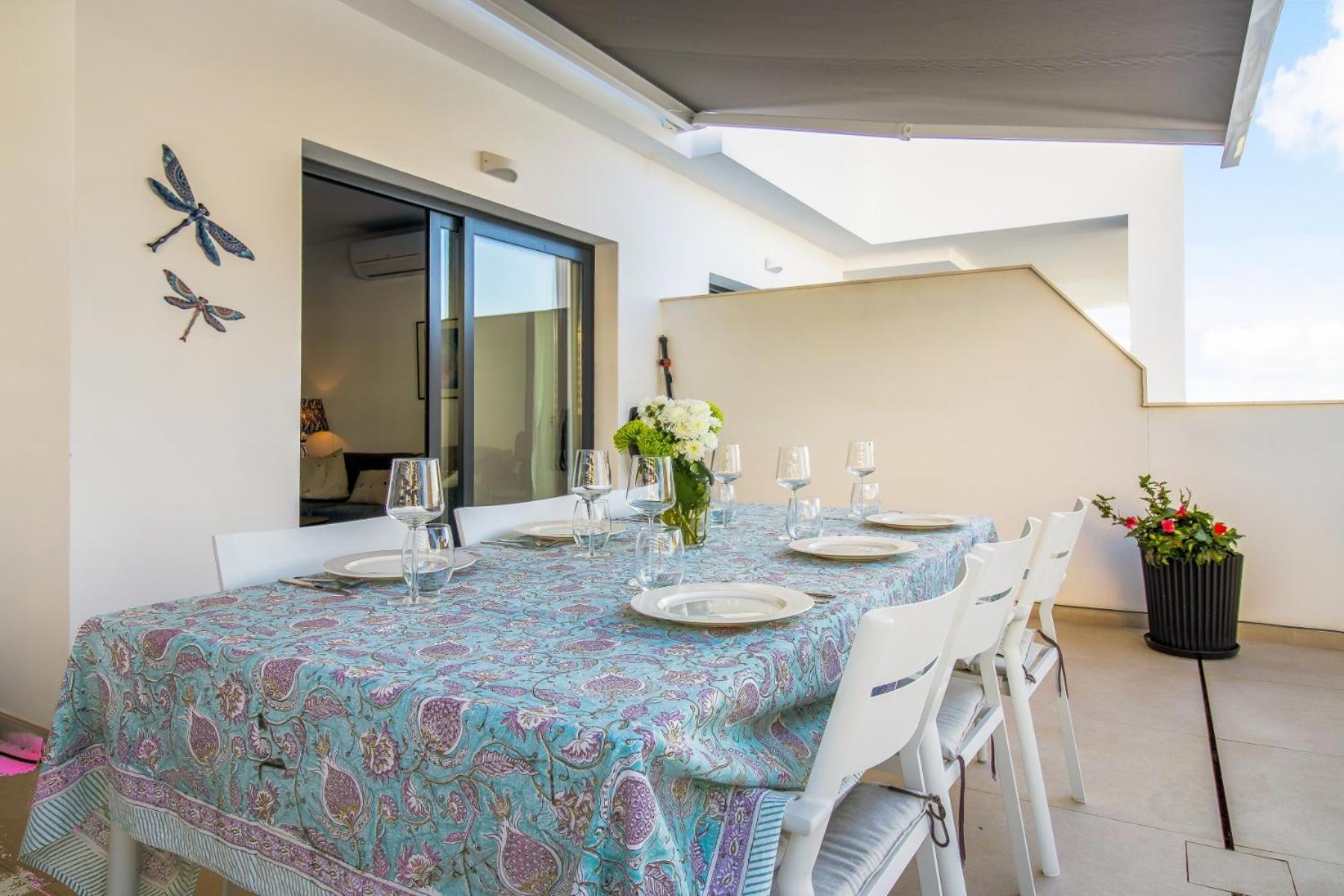 Apartamento Con Piscina Y Garaje