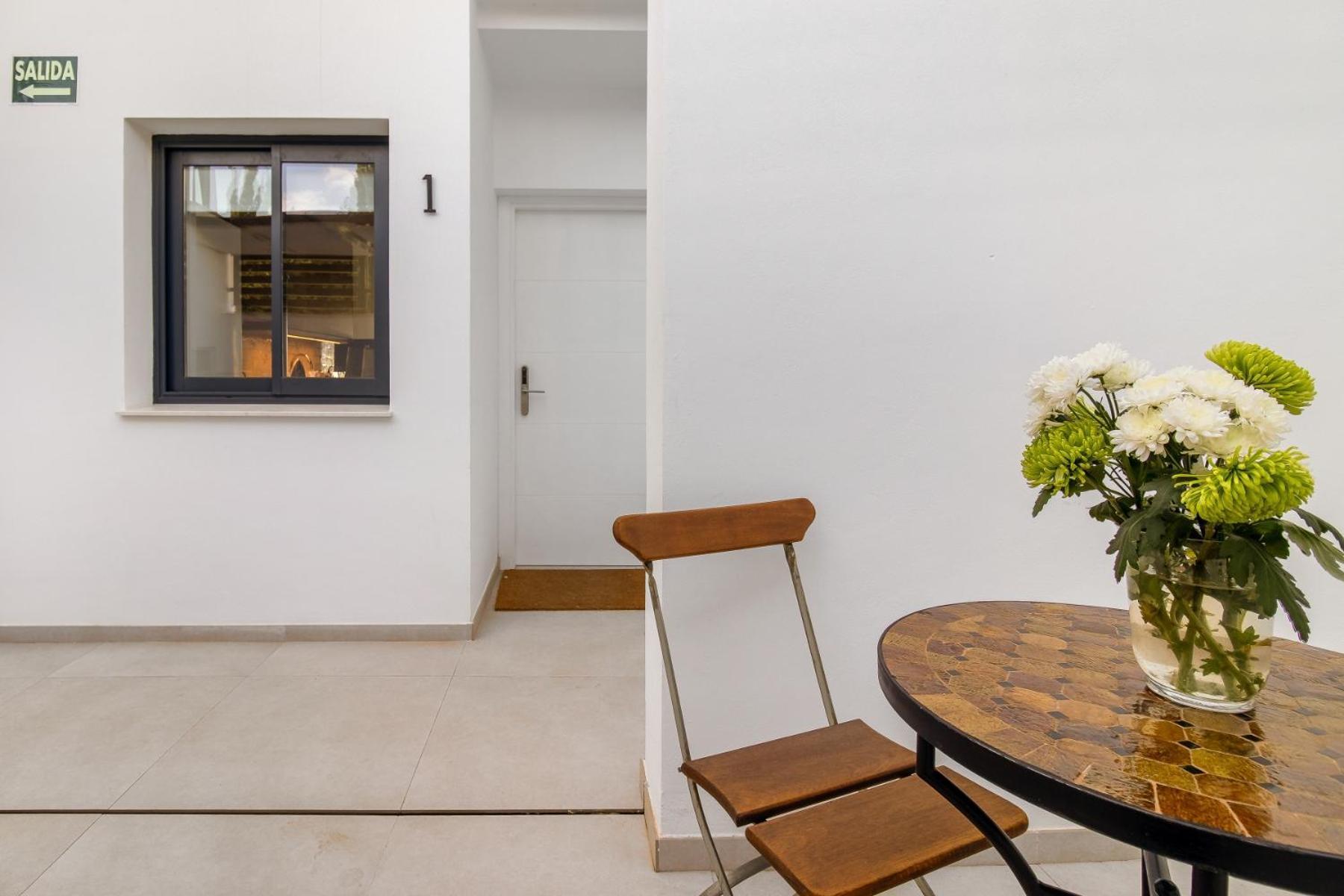 Con Piscina Y Garaje Apartamento