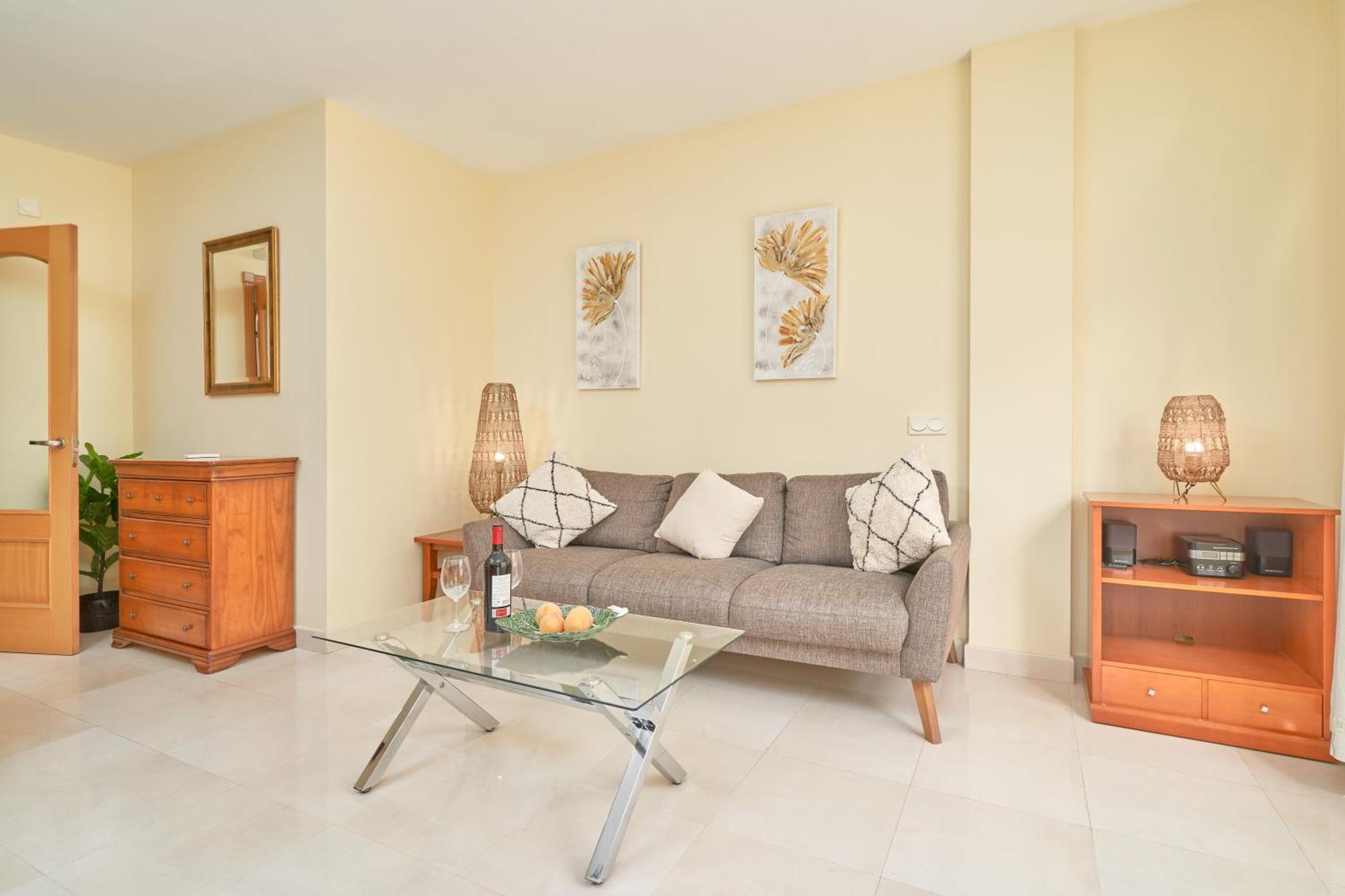 Antonio Millon 27 Apartment *