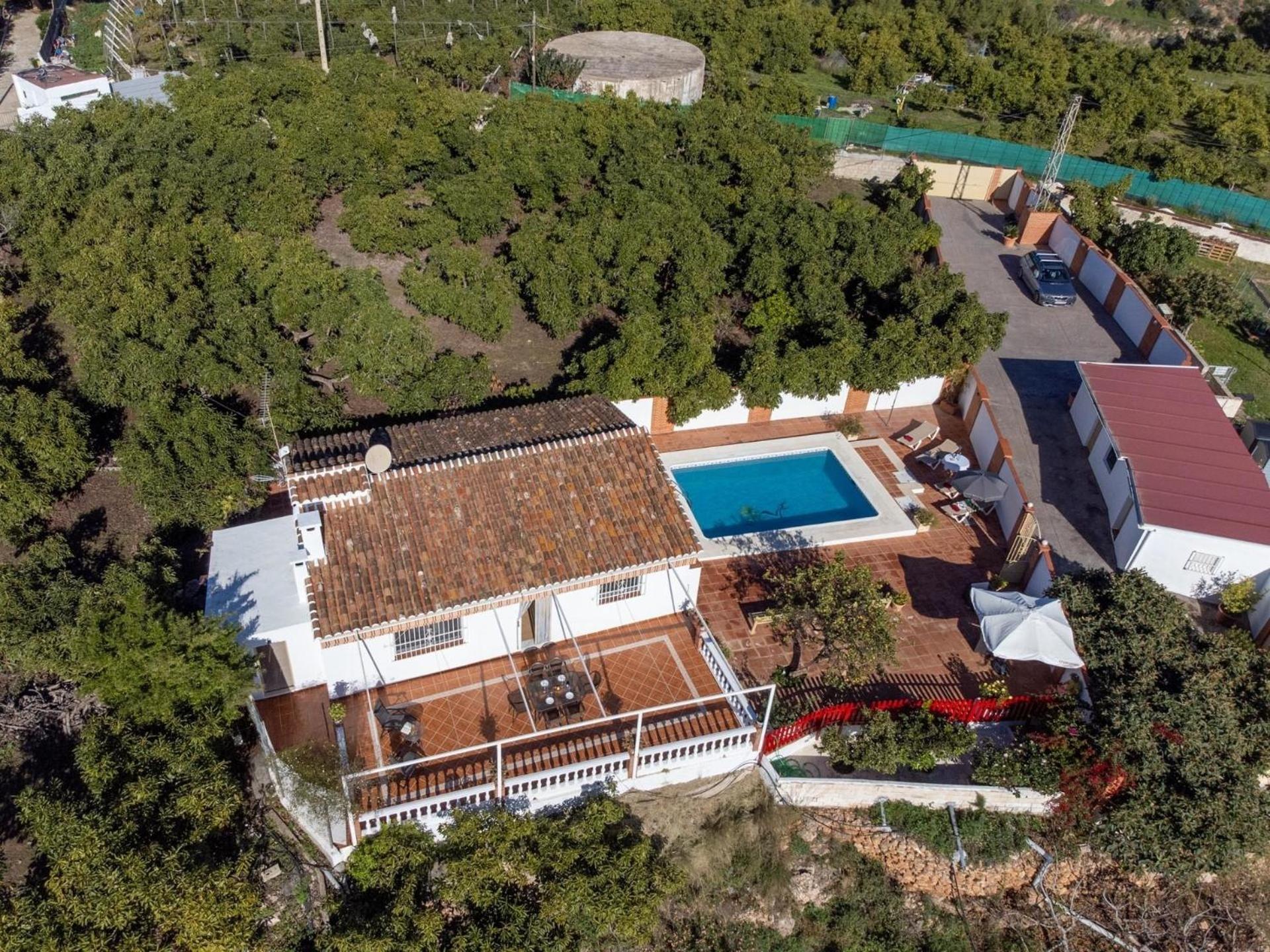 Mit Privatpool Fuer 6 Personen Ca 90 Qm In Nerja, Andalusien Costa Del Sol Сasa de vacaciones *