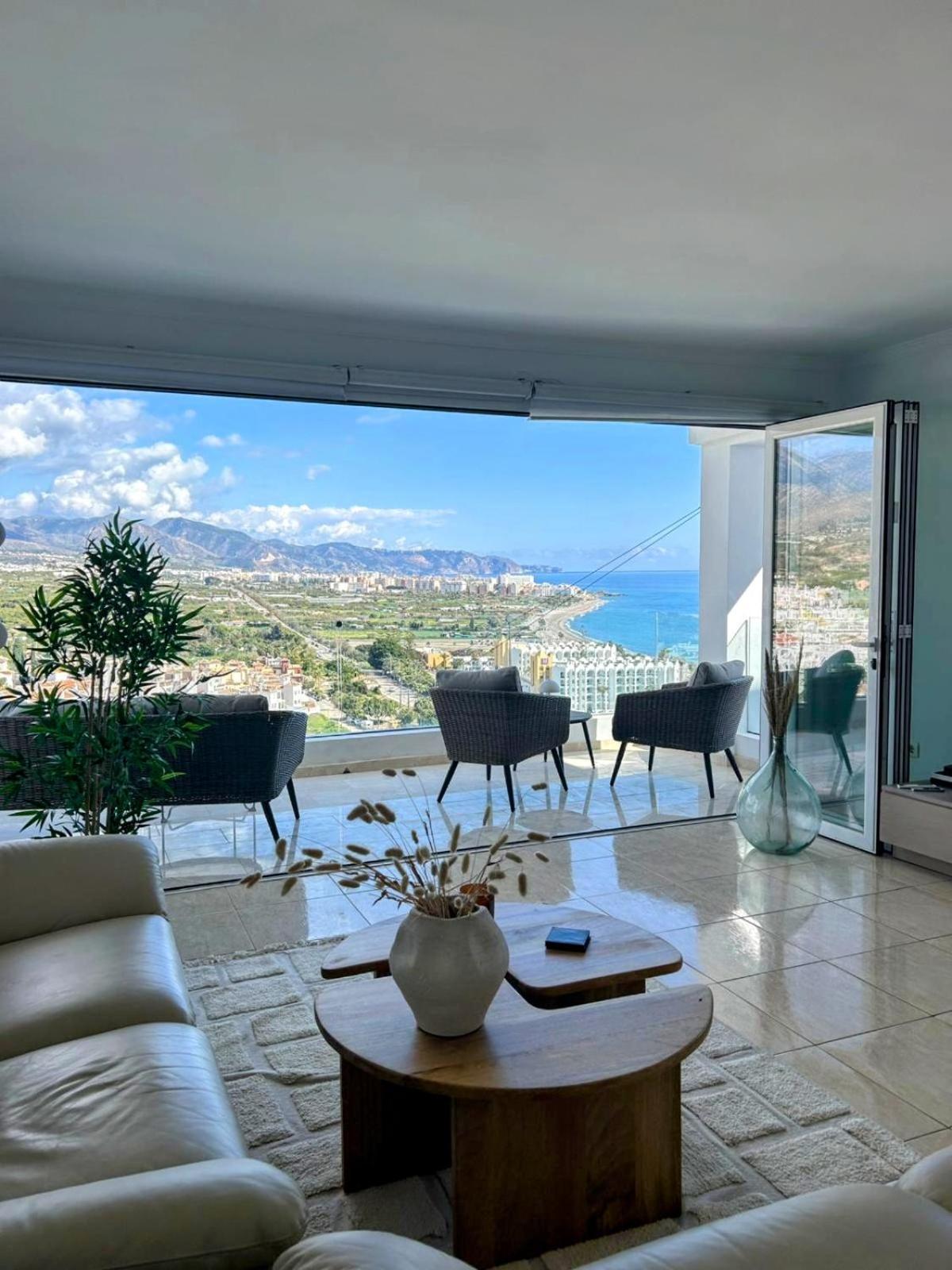 Carmen Eleanora Apartment *