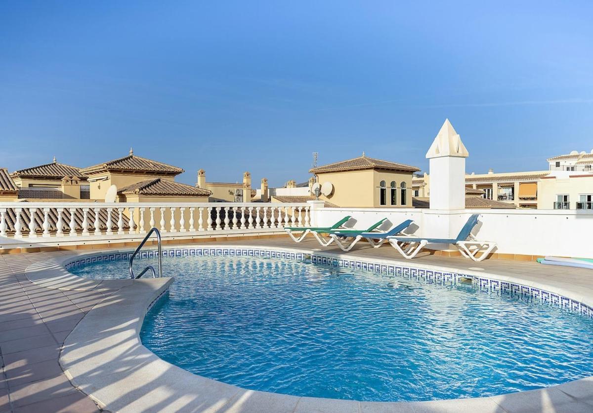 Renovated 2 Bedroom In Center, Carabeo Area