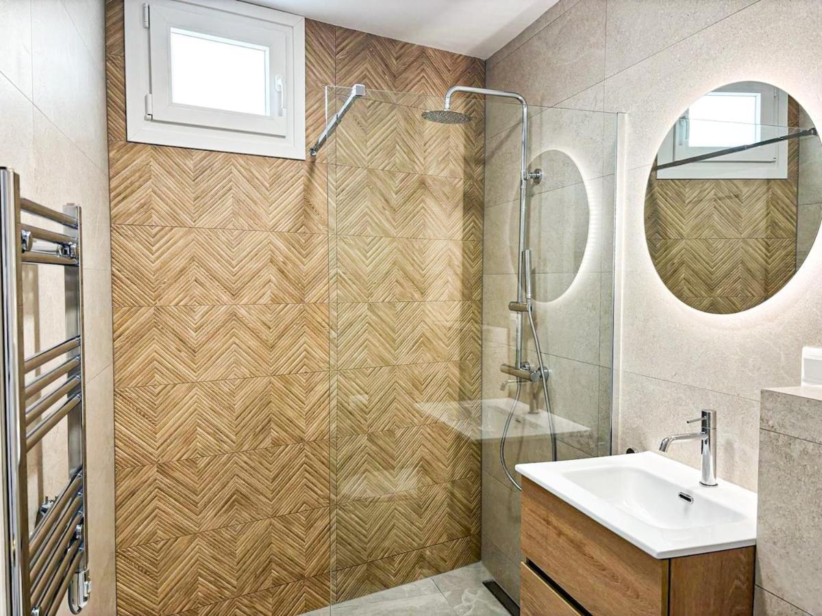 Renovated 2 Bedroom In Center, Carabeo Area Apartamento Nerja
