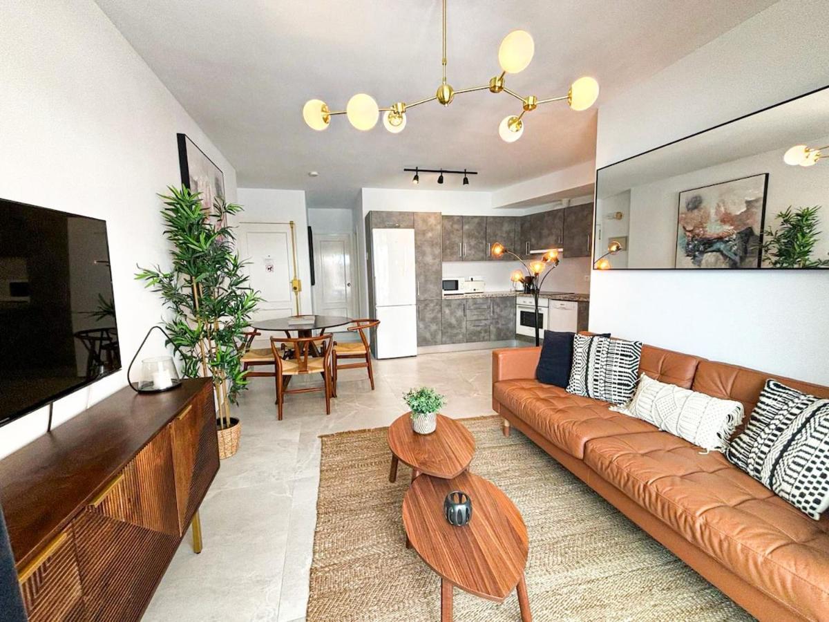 Renovated 2 Bedroom In Center, Carabeo Area *