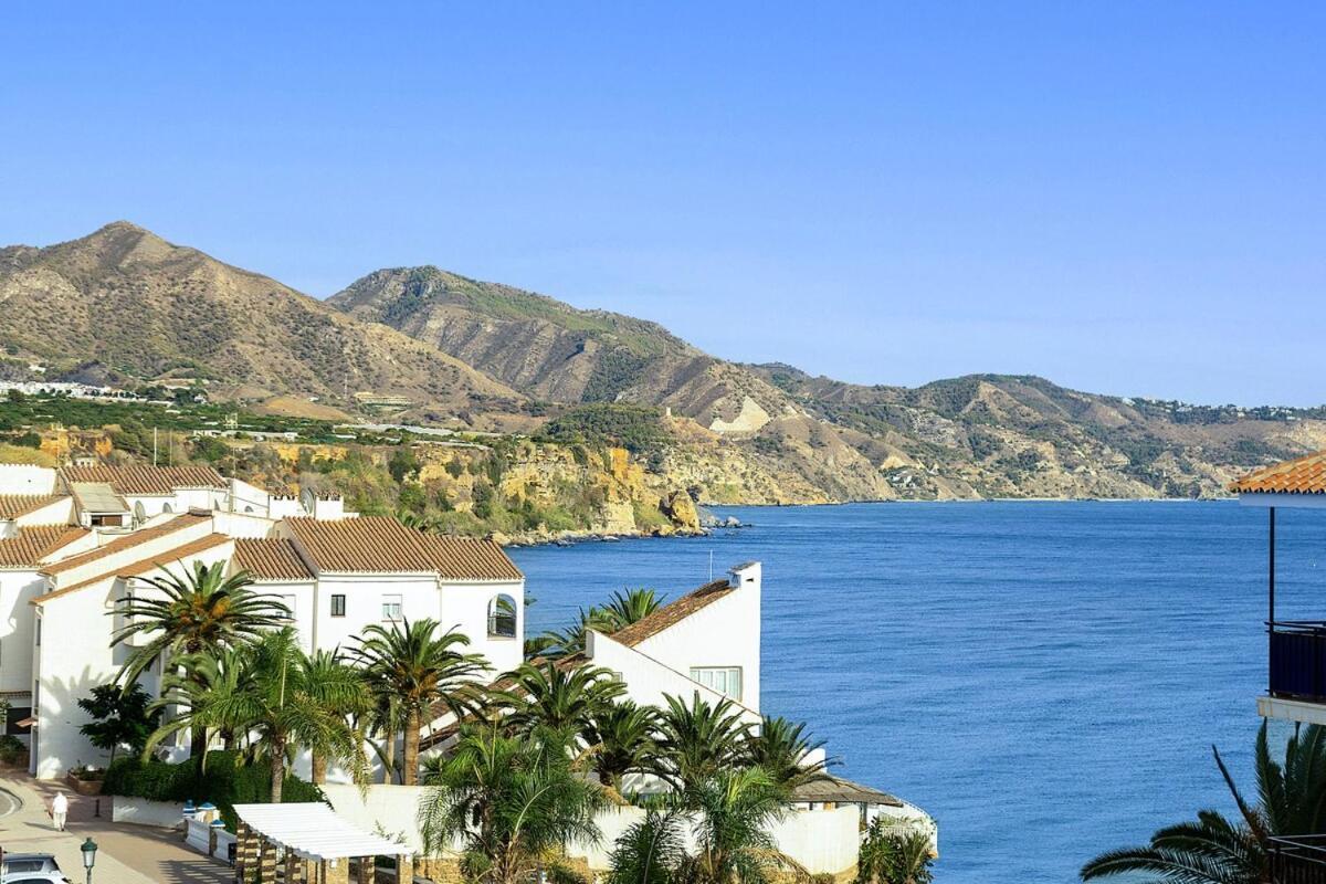 Renovated 2 Bedroom In Center, Carabeo Area * Nerja
