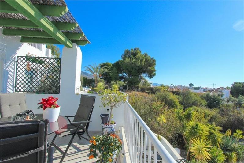 Сasa de vacaciones Amazing 3 Bedroom Townhouse With Sea View, Nerja