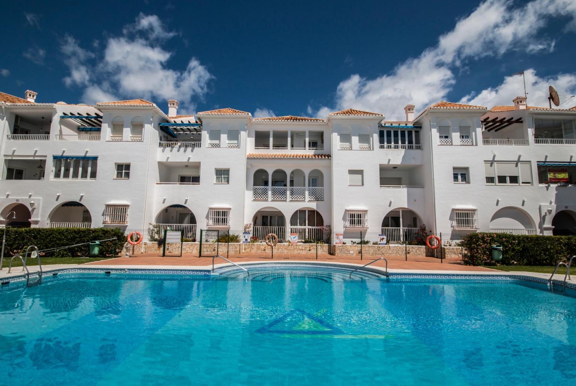 Apartment Fuentes De