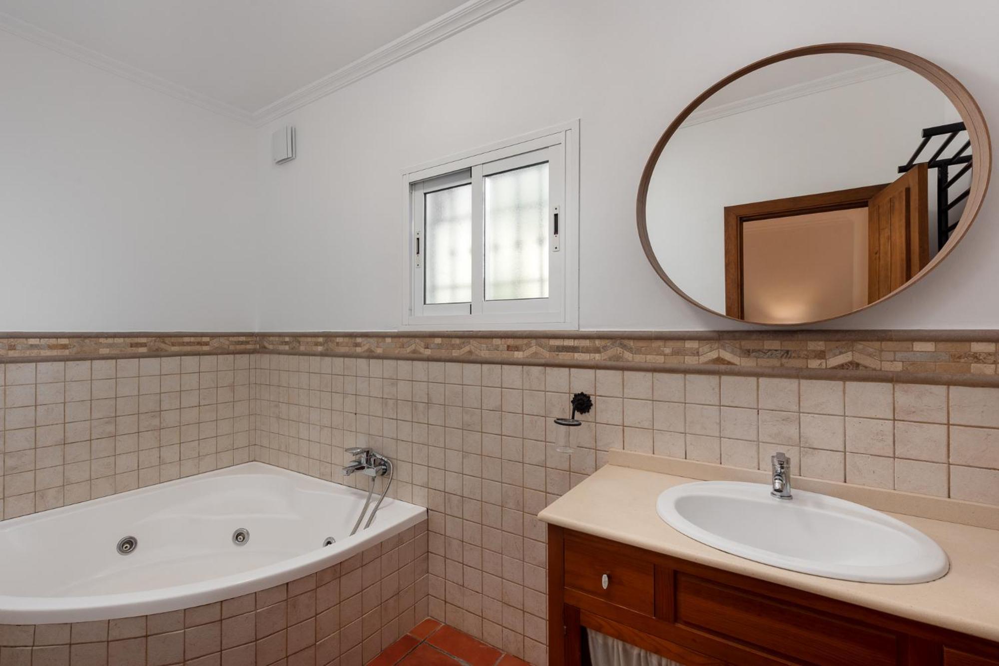 Cortijo Andaluz, Jacuzzi, Piscina, Palmeras Nerja.